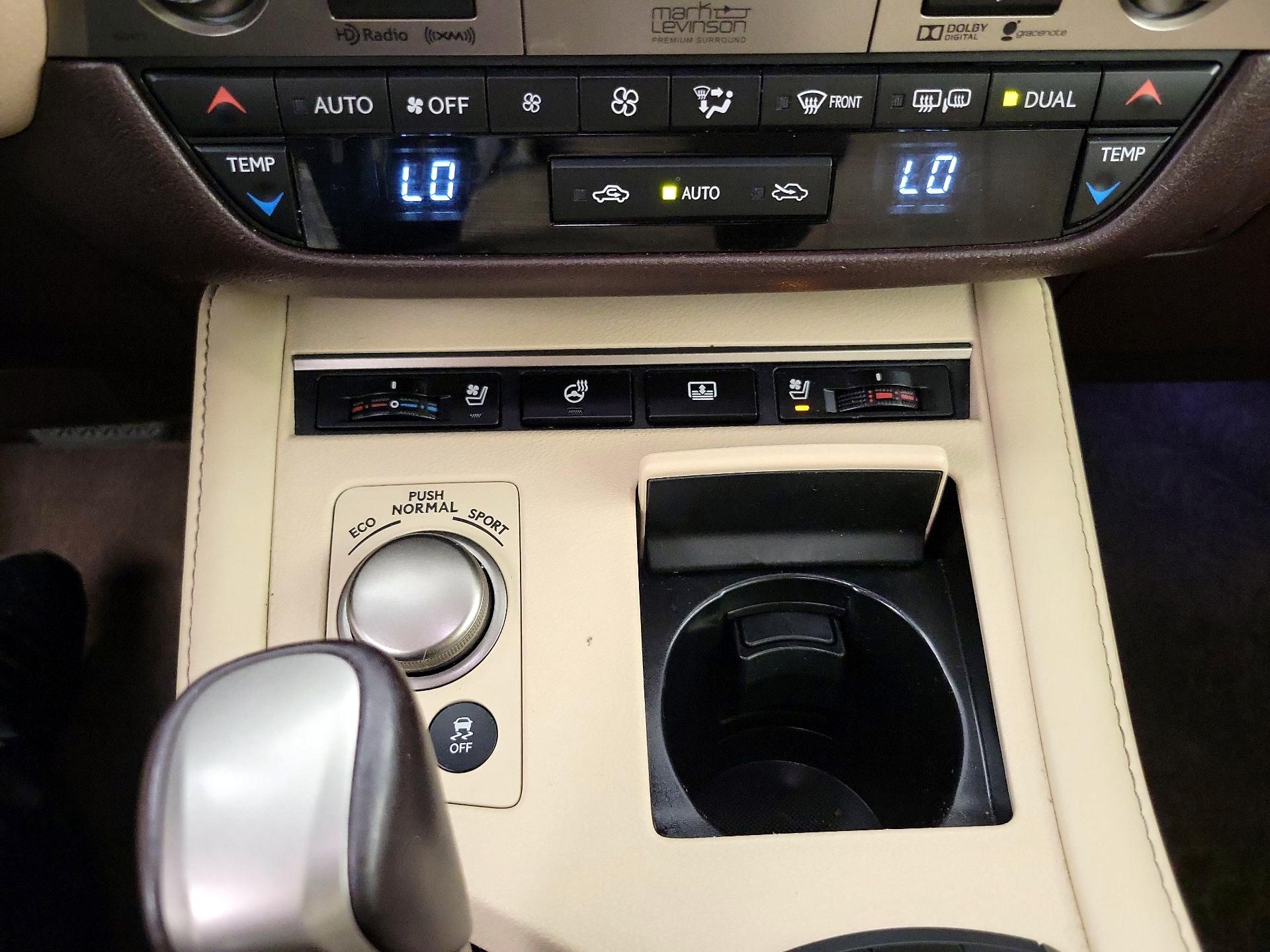 Thumbnail: 2016 Lexus ES - 17
