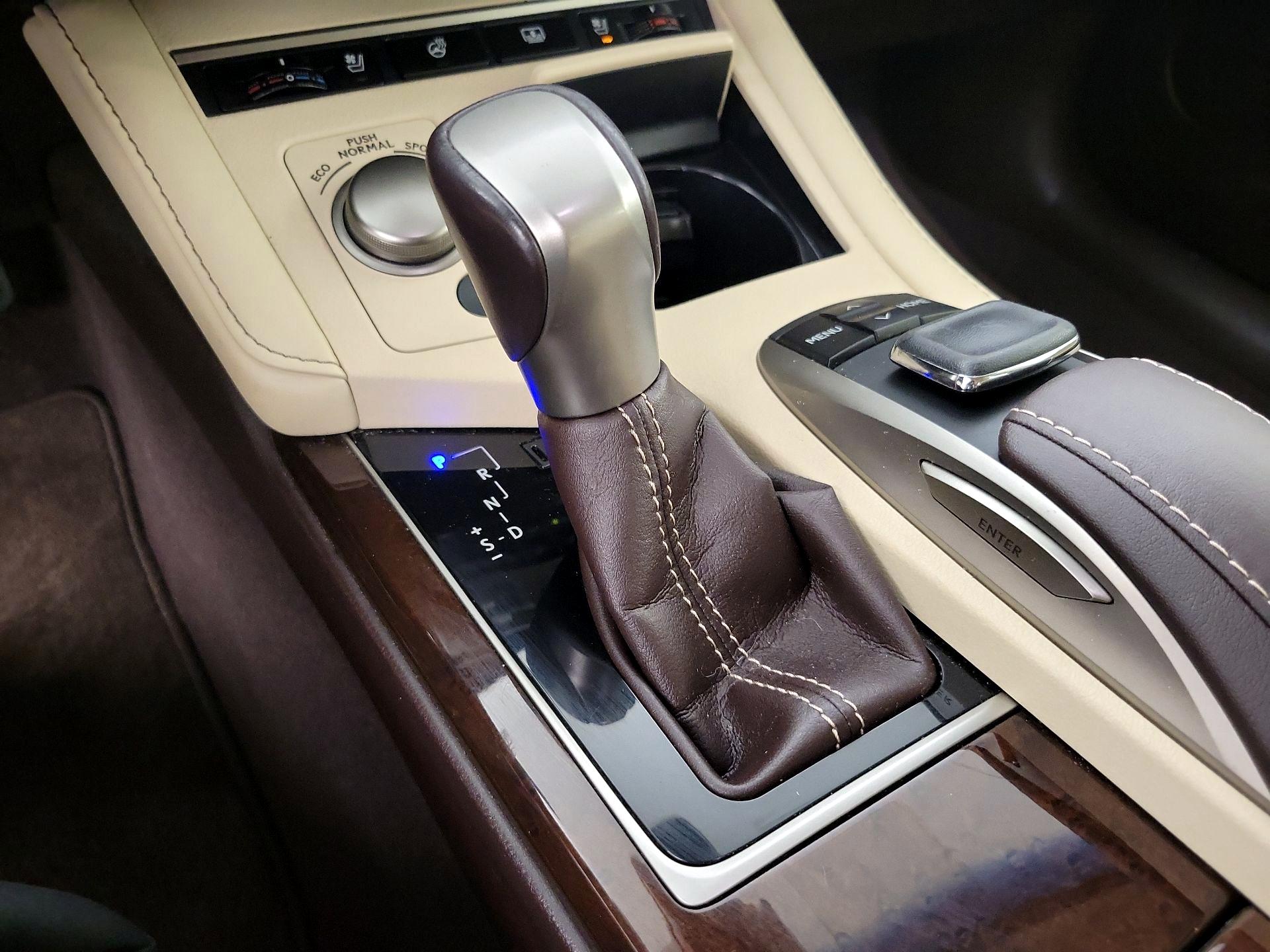 Thumbnail: 2016 Lexus ES - 18