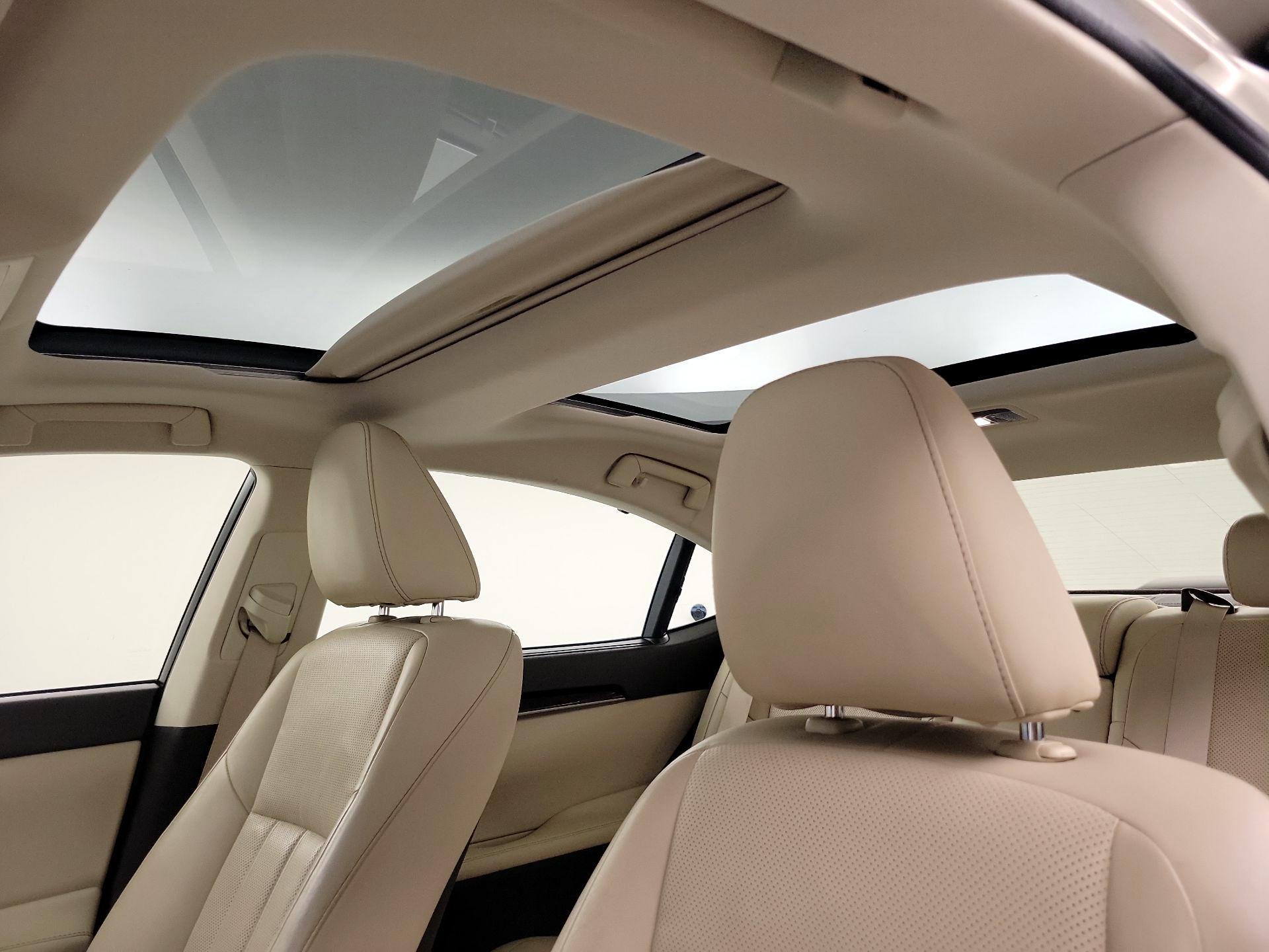 Thumbnail: 2016 Lexus ES - 20
