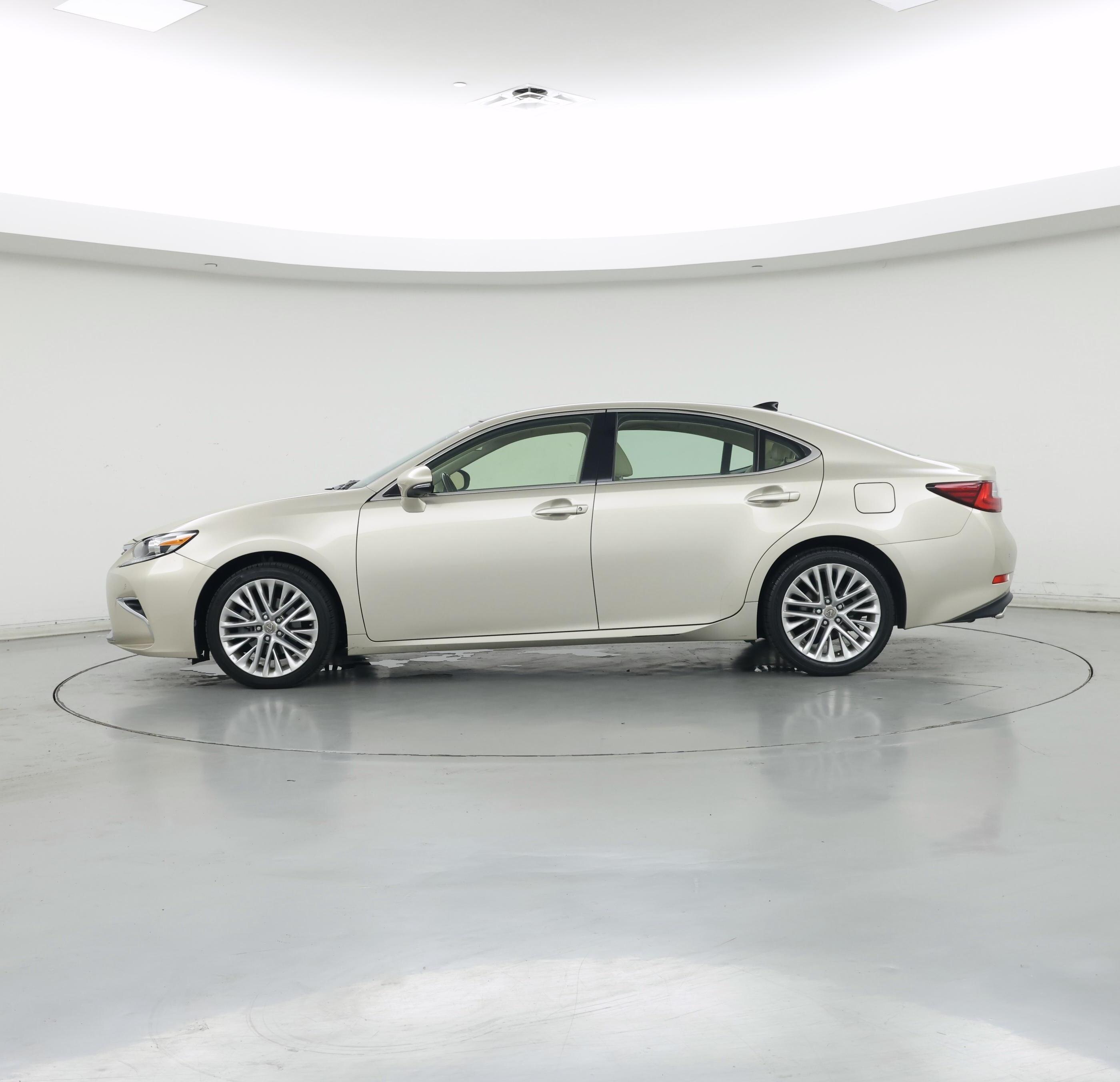 Thumbnail: 2016 Lexus ES - 3