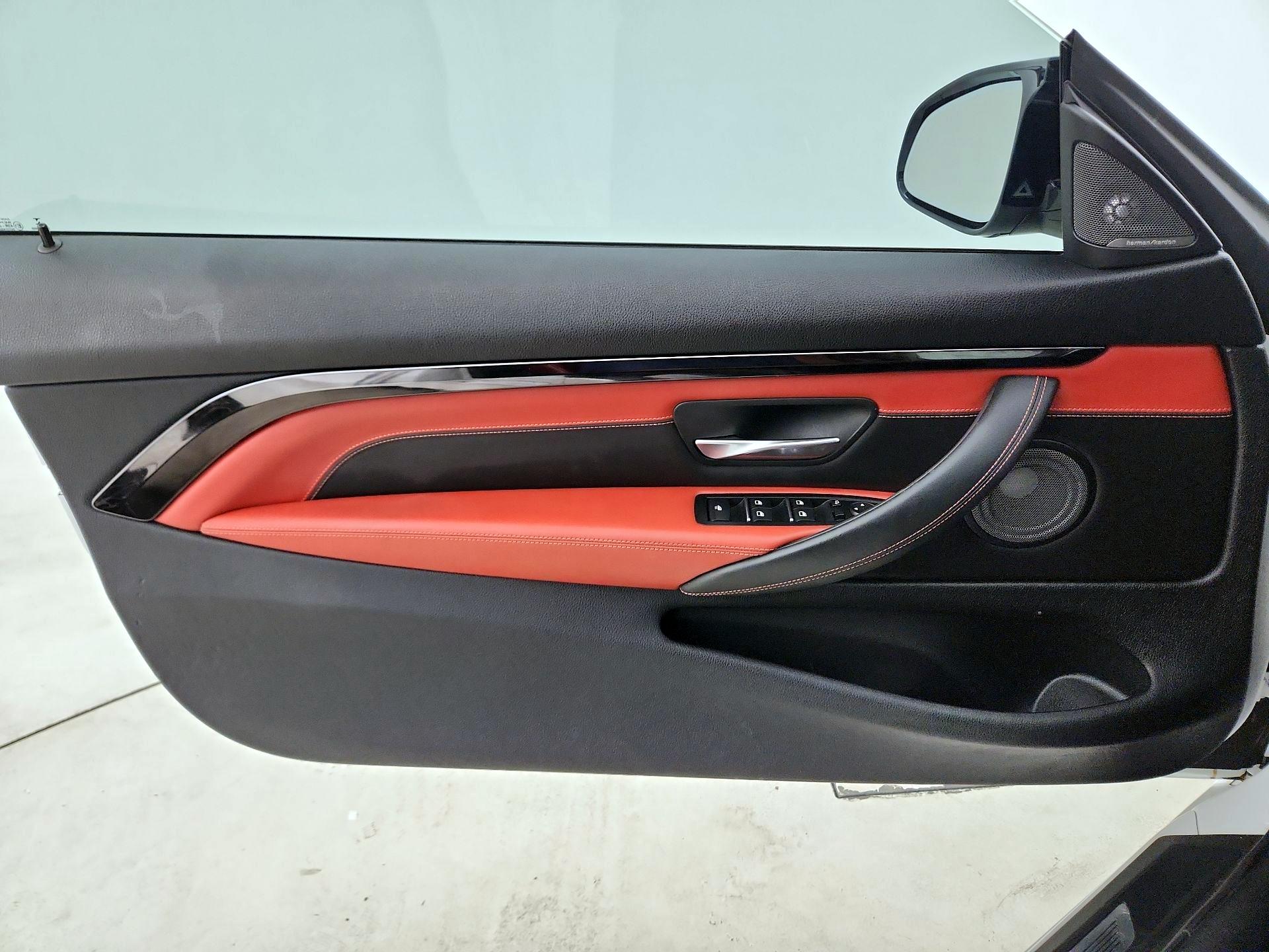Thumbnail: 2020 BMW M4 - 12