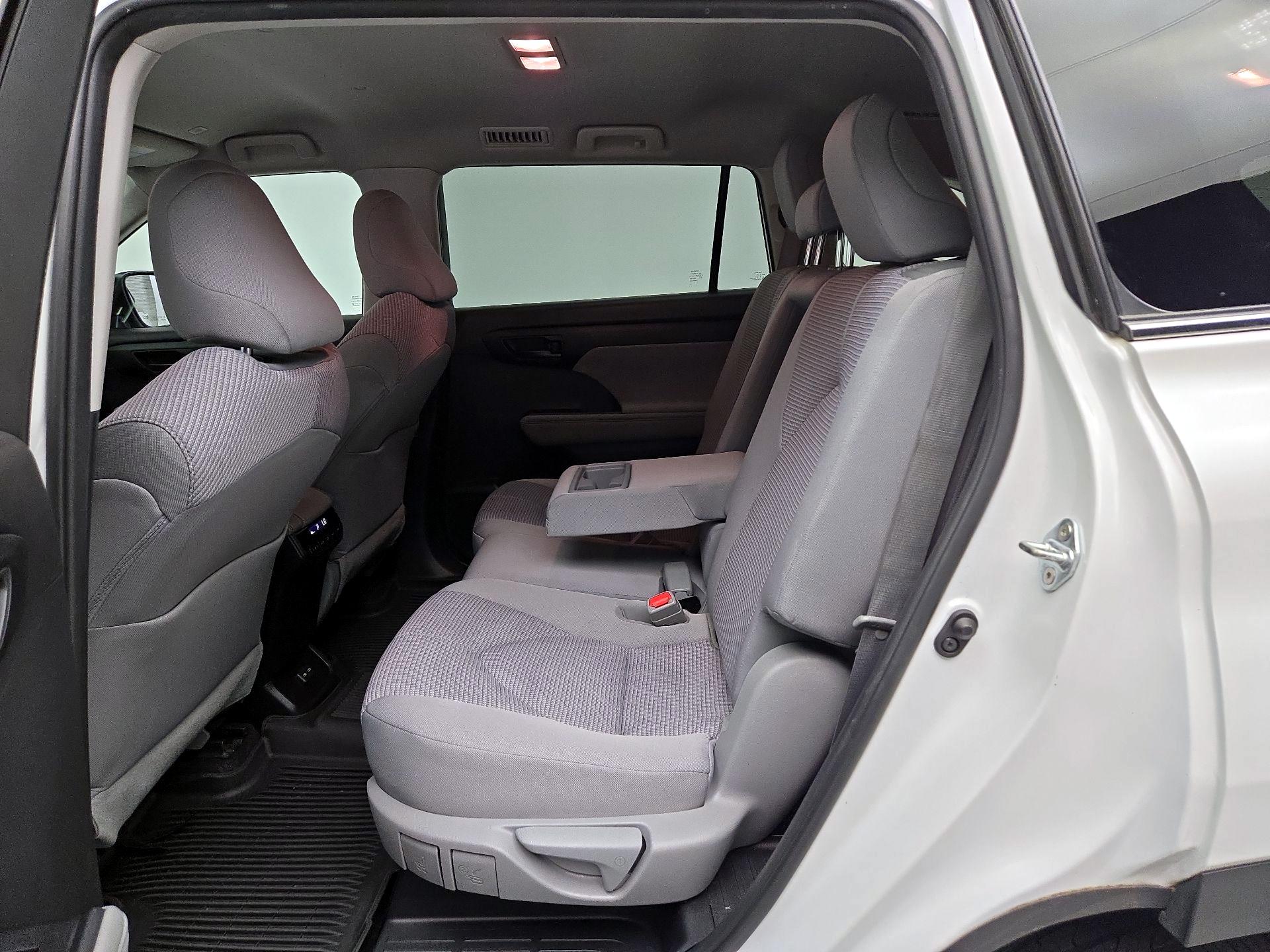 Thumbnail: 2023 Toyota Highlander - 19