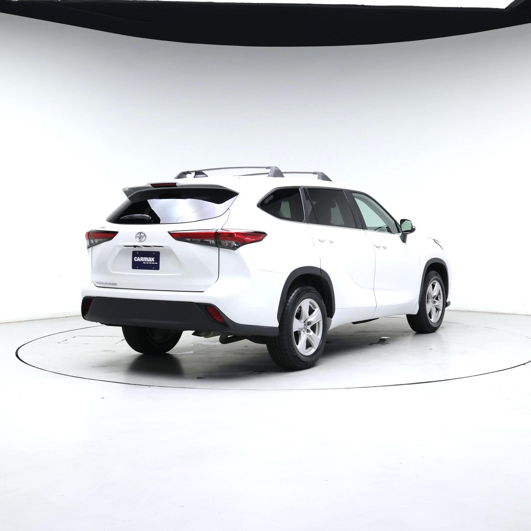Thumbnail: 2023 Toyota Highlander - 8
