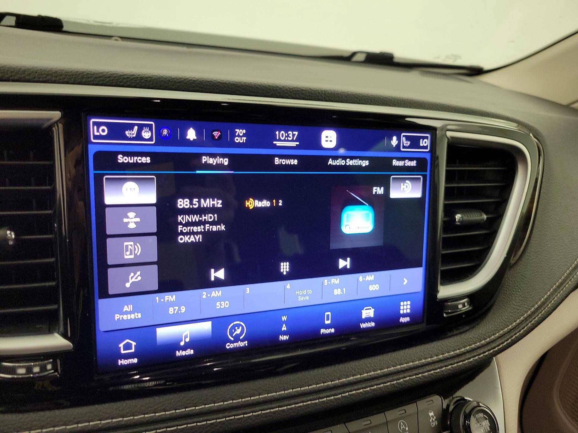 Thumbnail: 2021 Chrysler Pacifica - 16
