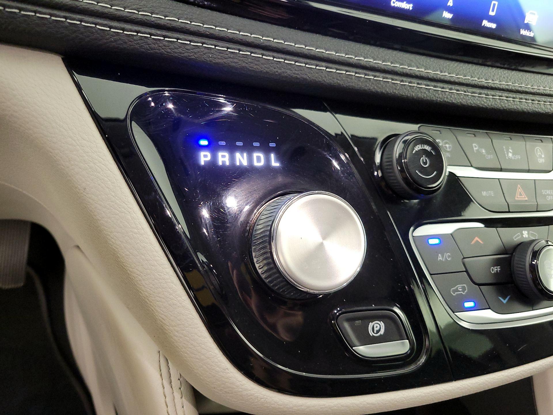 Thumbnail: 2021 Chrysler Pacifica - 18