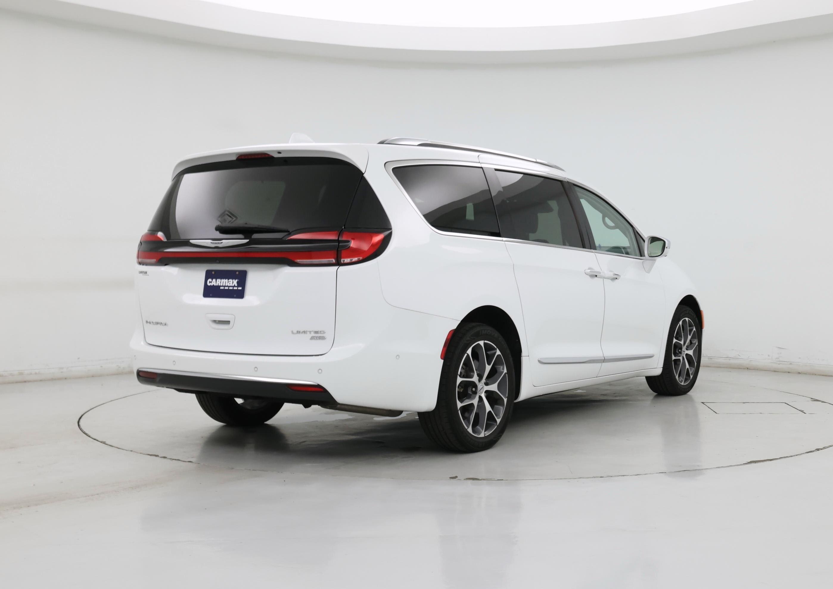Thumbnail: 2021 Chrysler Pacifica - 8