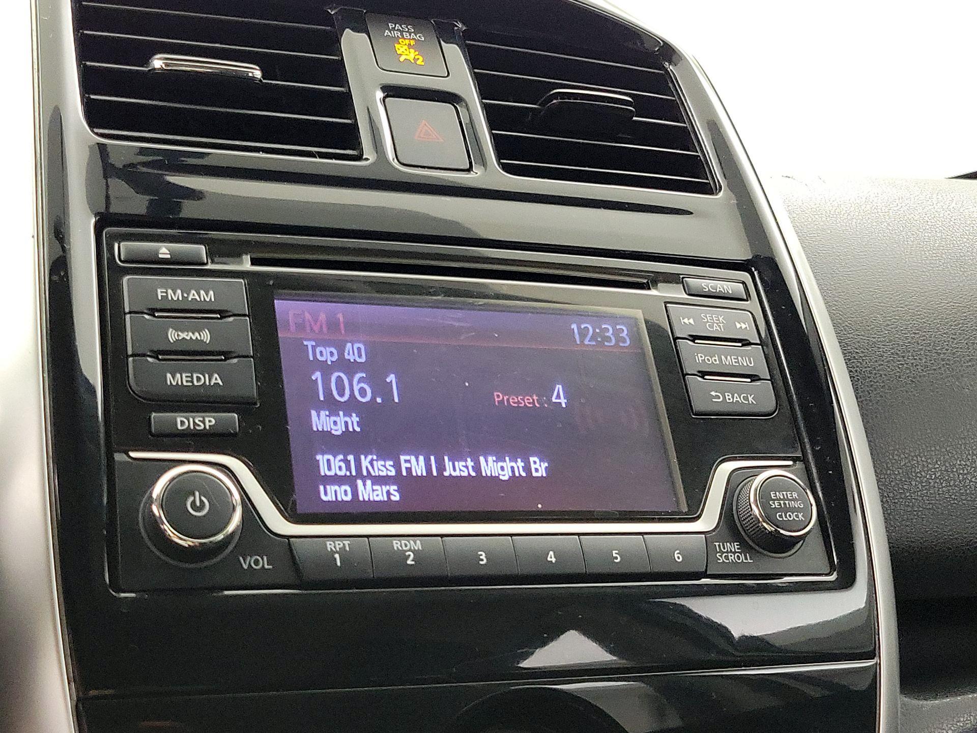 Thumbnail: 2017 Nissan Versa Note - 15
