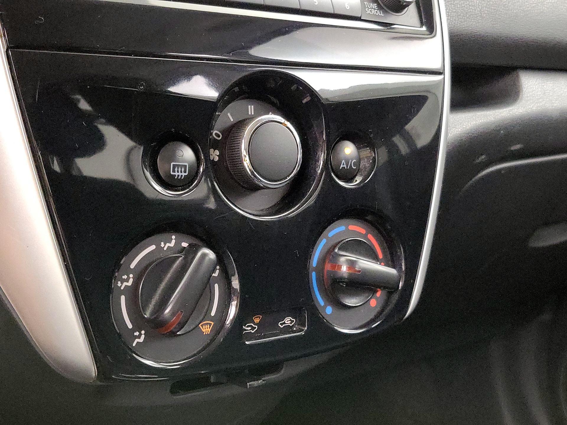 Thumbnail: 2017 Nissan Versa Note - 16