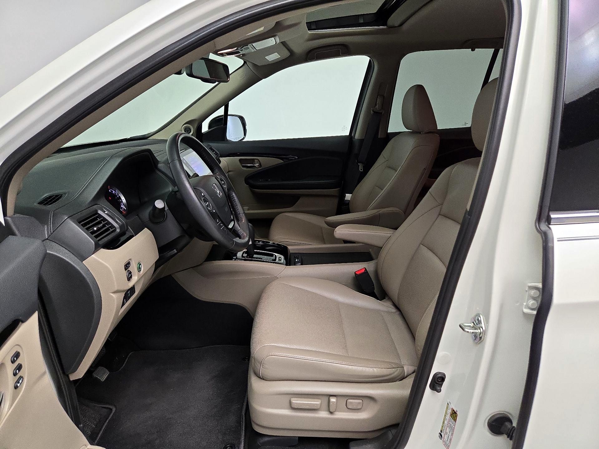 Thumbnail: 2019 Honda Ridgeline - 11