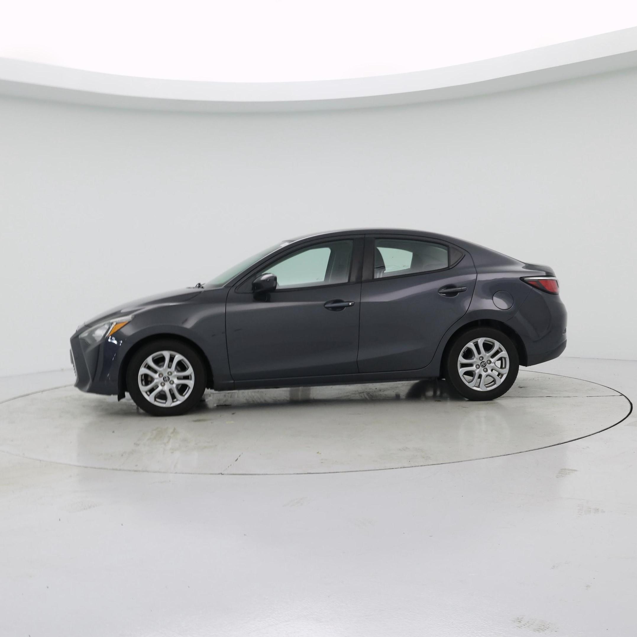 Thumbnail: 2018 Toyota Yaris iA - 3