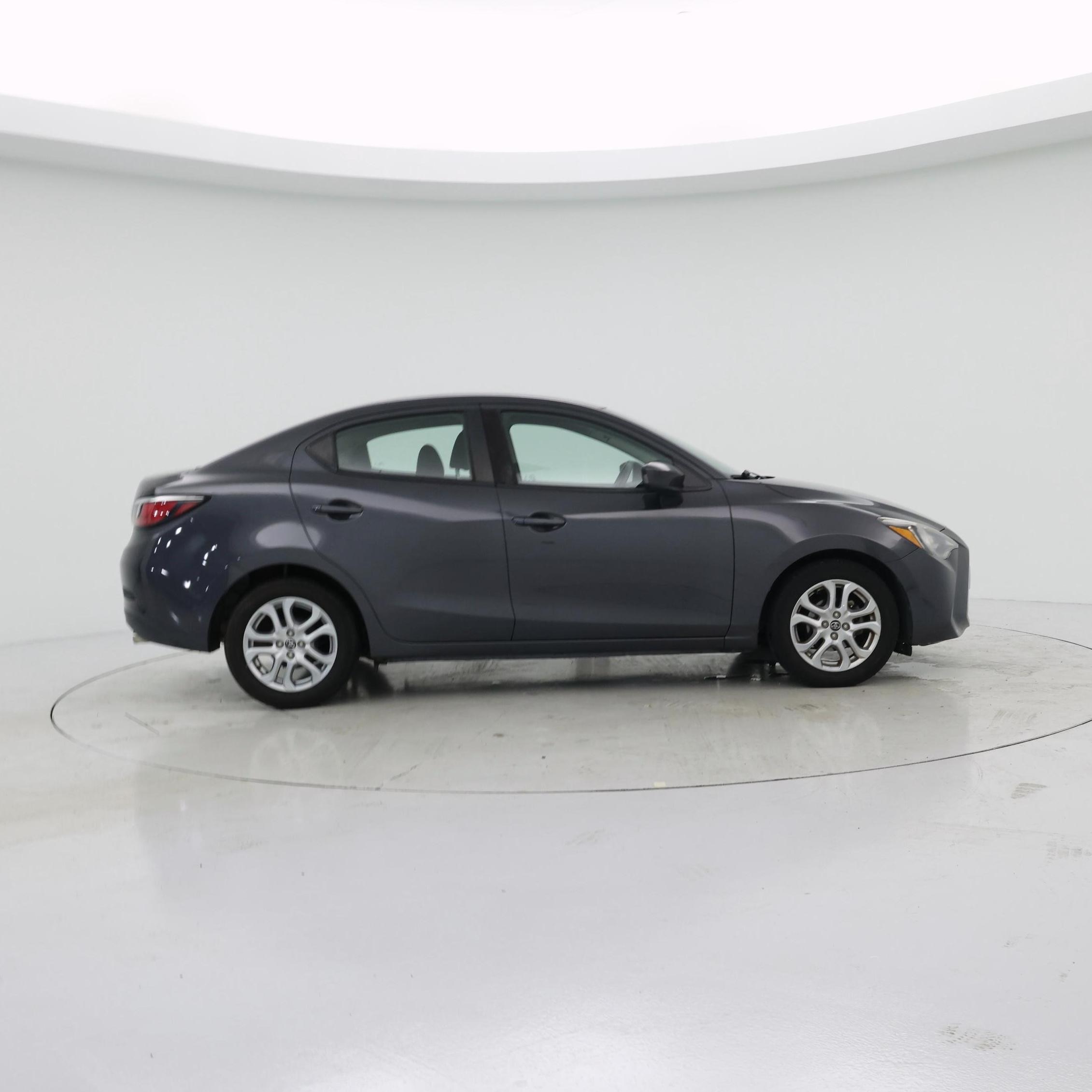 Thumbnail: 2018 Toyota Yaris iA - 7