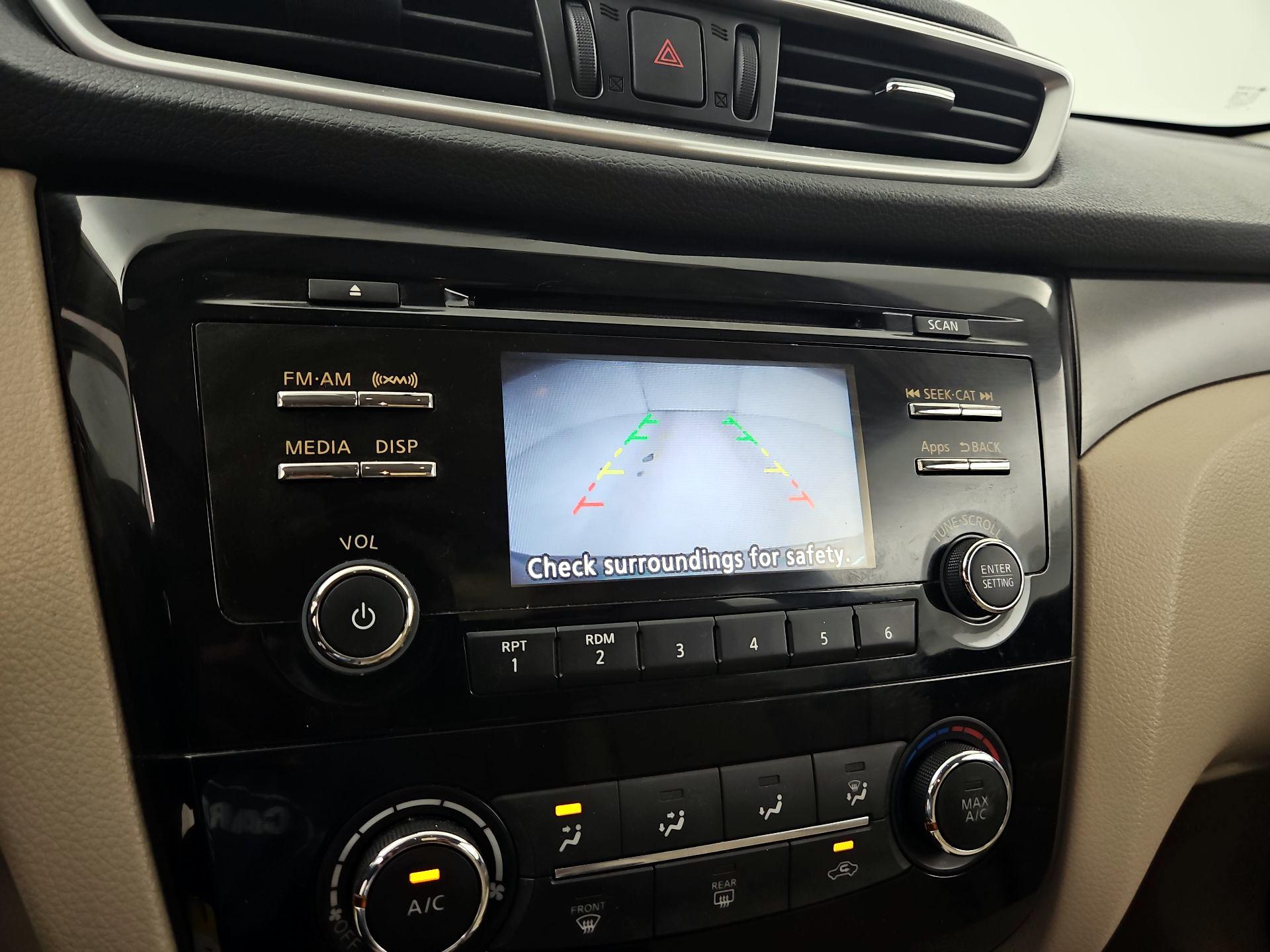 Thumbnail: 2016 Nissan Rogue - 12
