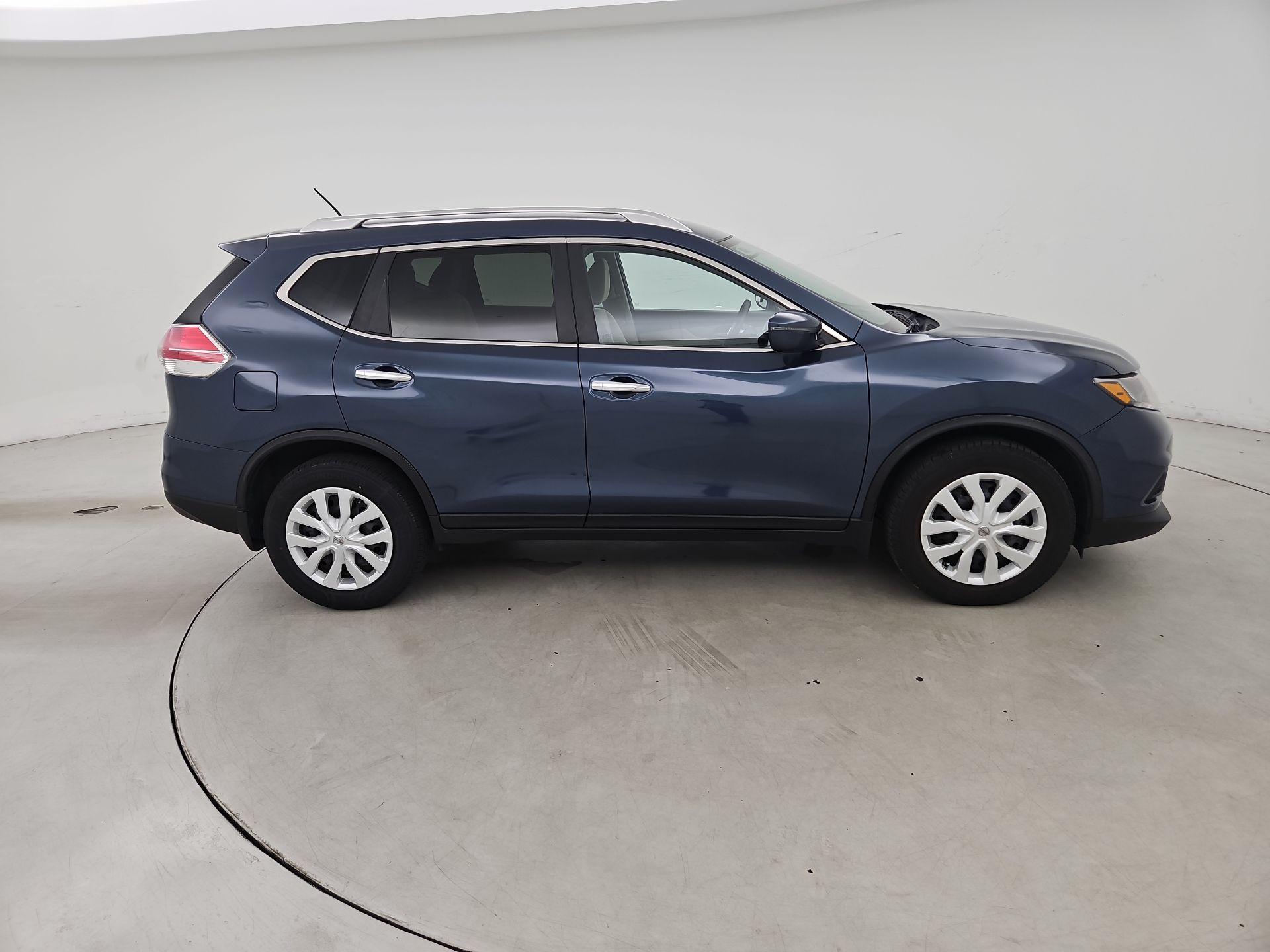 Thumbnail: 2016 Nissan Rogue - 4