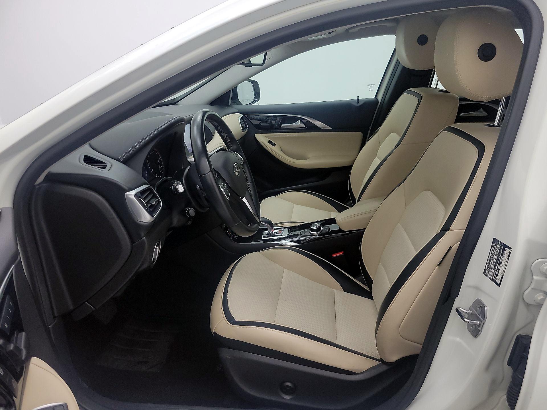 Thumbnail: 2019 INFINITI QX30 - 11