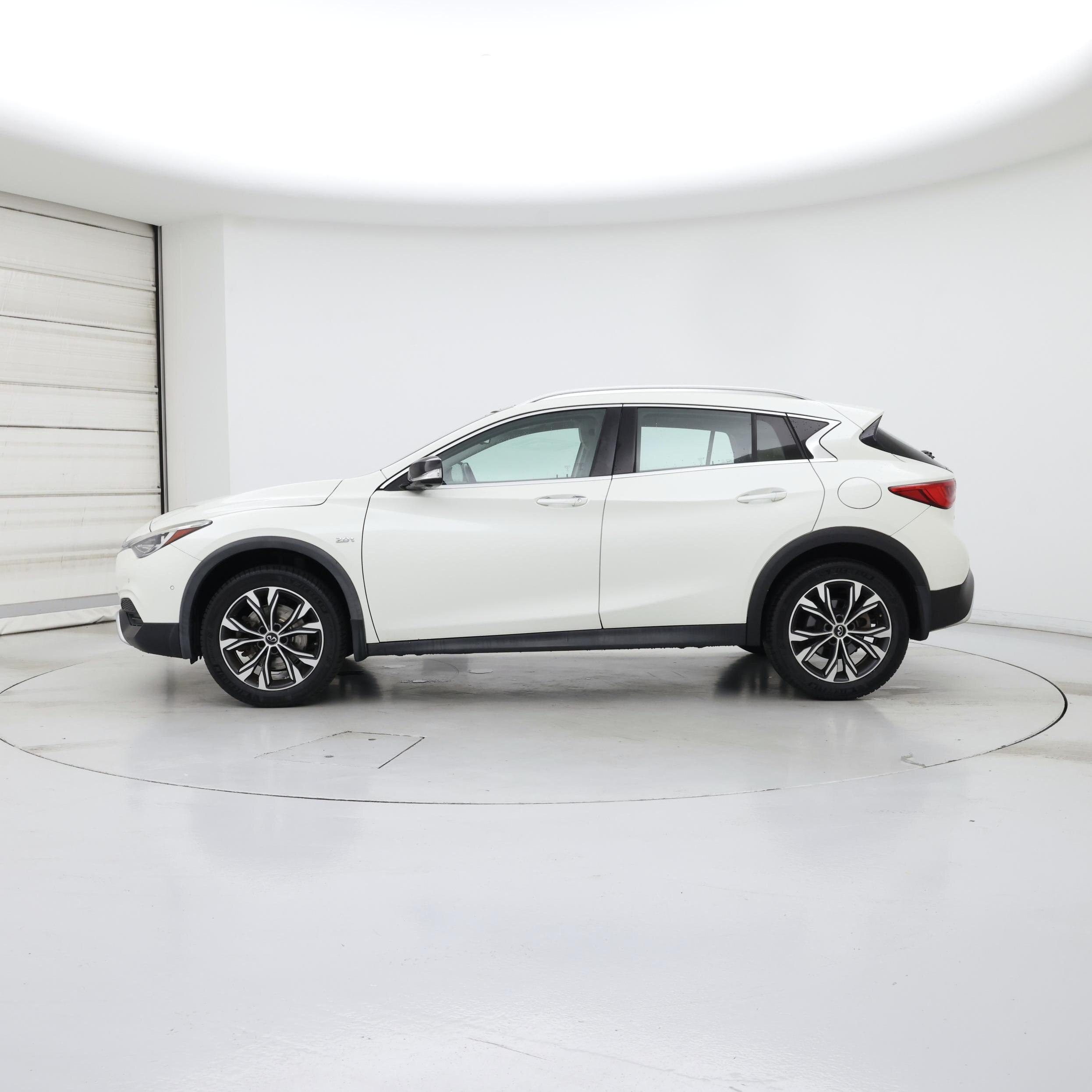 Thumbnail: 2019 INFINITI QX30 - 3