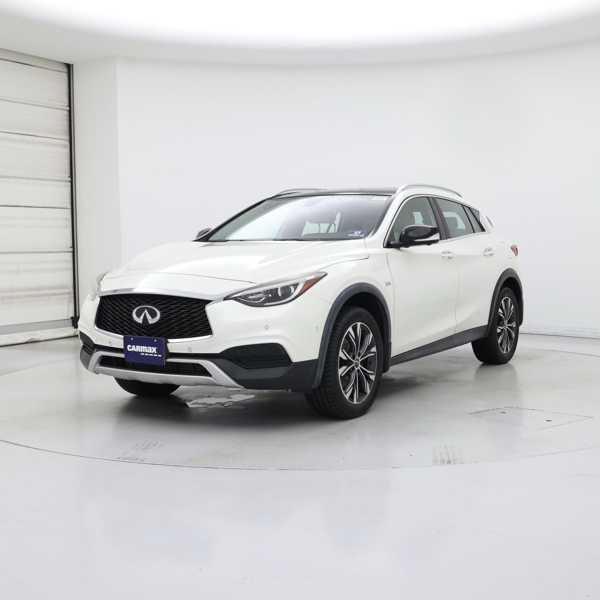 Thumbnail: 2019 INFINITI QX30 - 4
