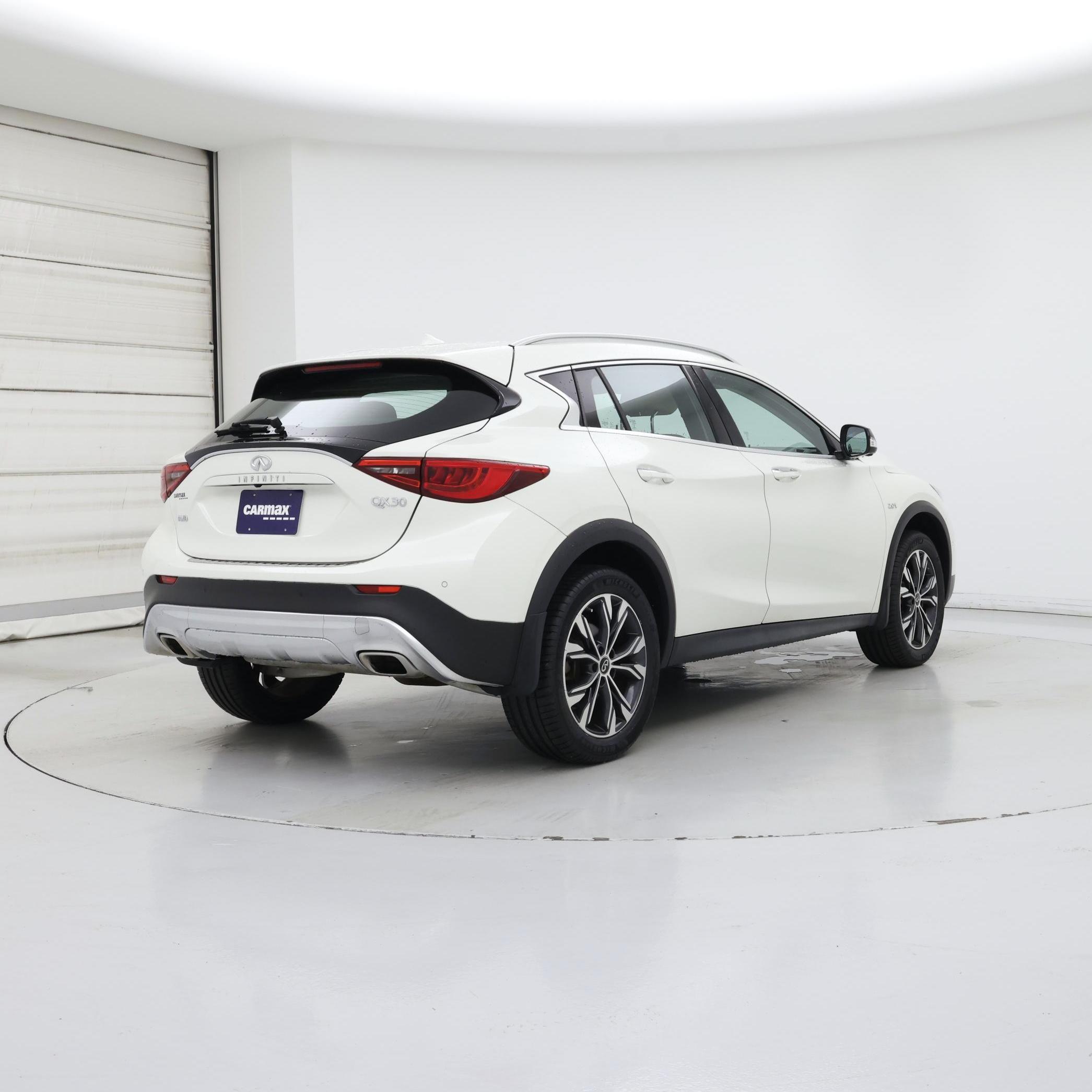 Thumbnail: 2019 INFINITI QX30 - 8