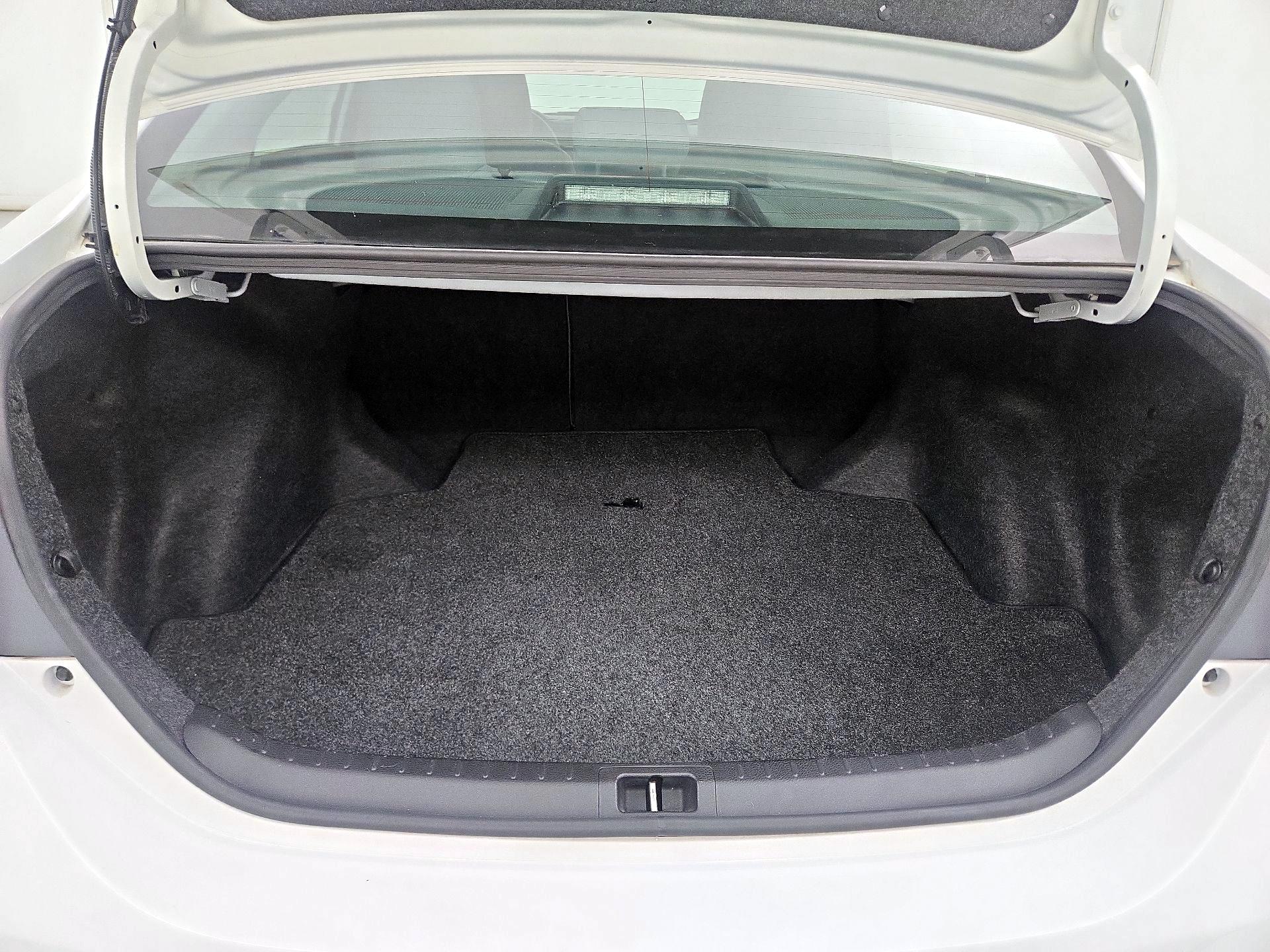 Thumbnail: 2015 Toyota Corolla - 19