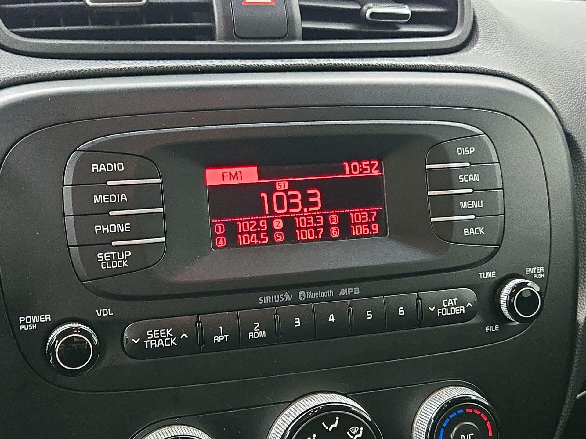 Thumbnail: 2015 Kia Soul - 14