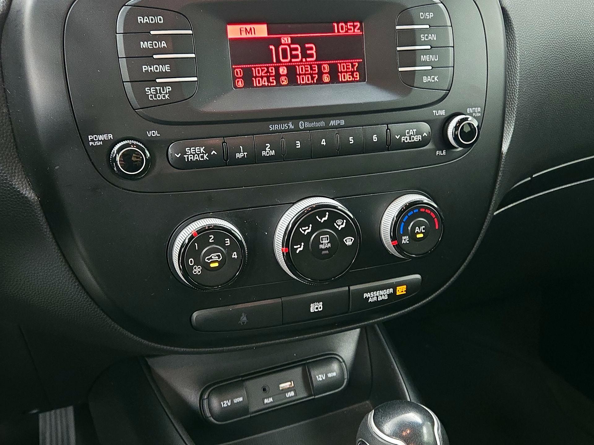 Thumbnail: 2015 Kia Soul - 15