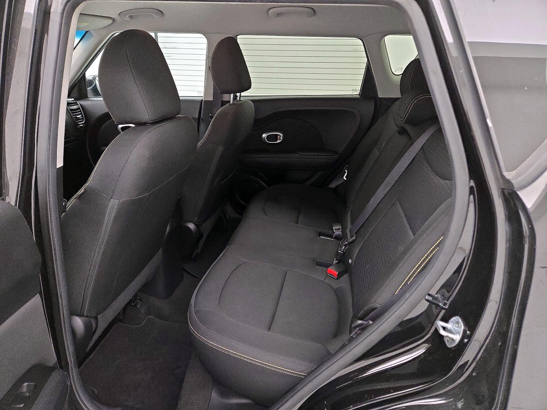 Thumbnail: 2015 Kia Soul - 18