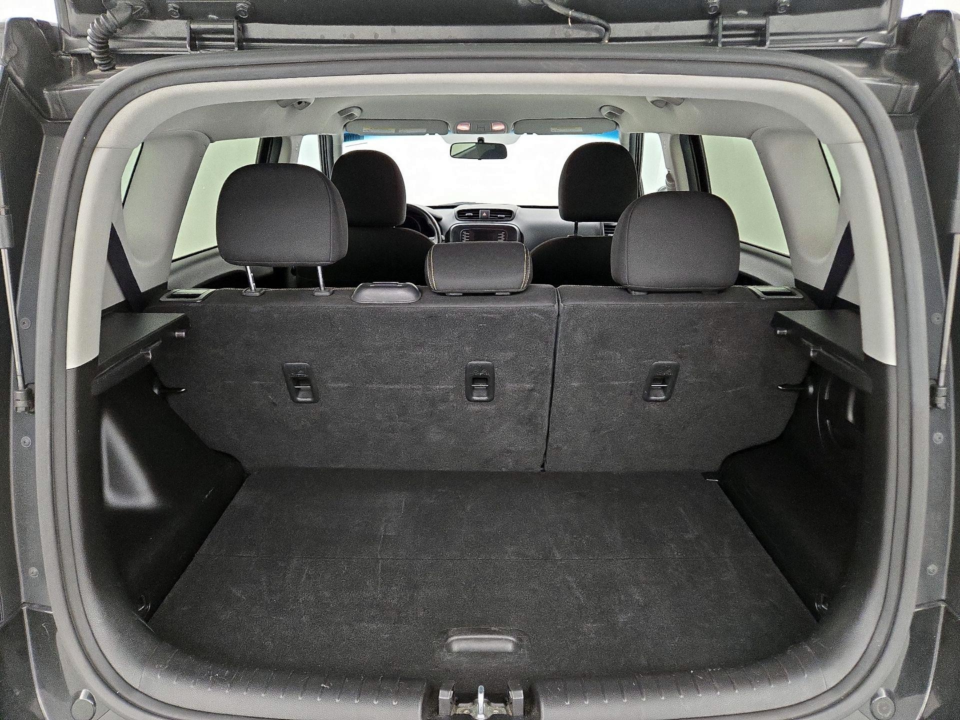 Thumbnail: 2015 Kia Soul - 19