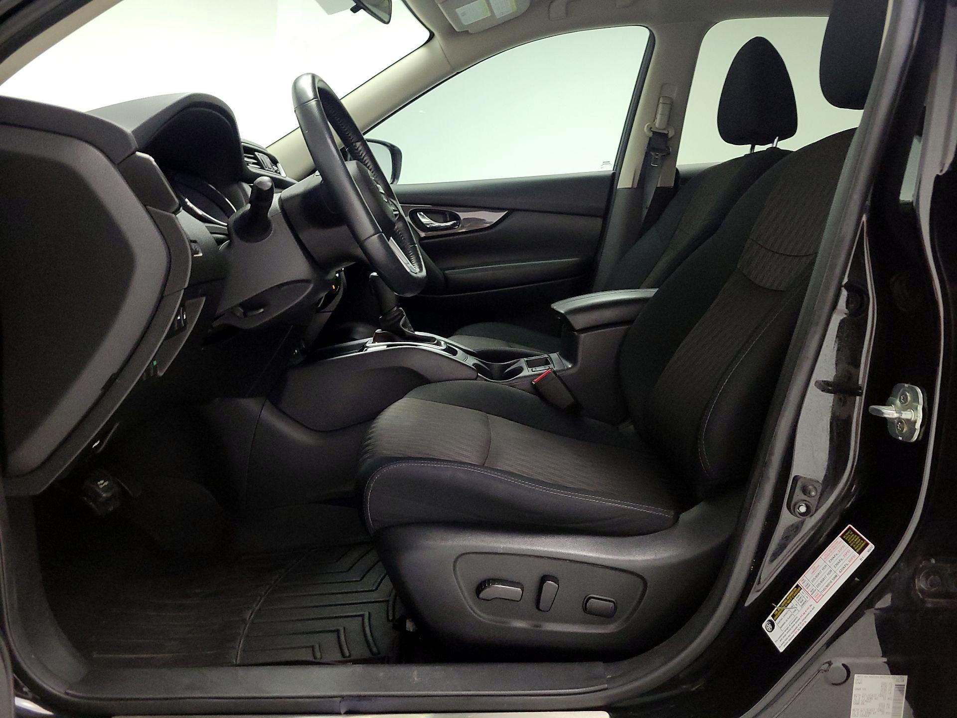 Thumbnail: 2018 Nissan Rogue - 11