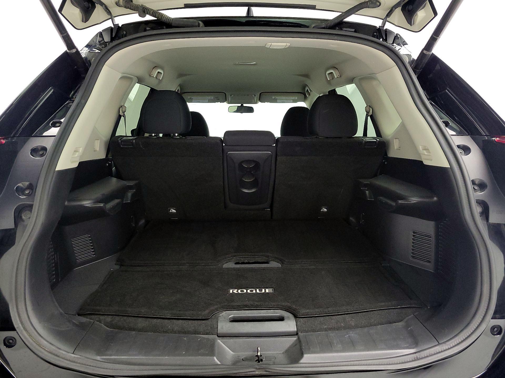 Thumbnail: 2018 Nissan Rogue - 16