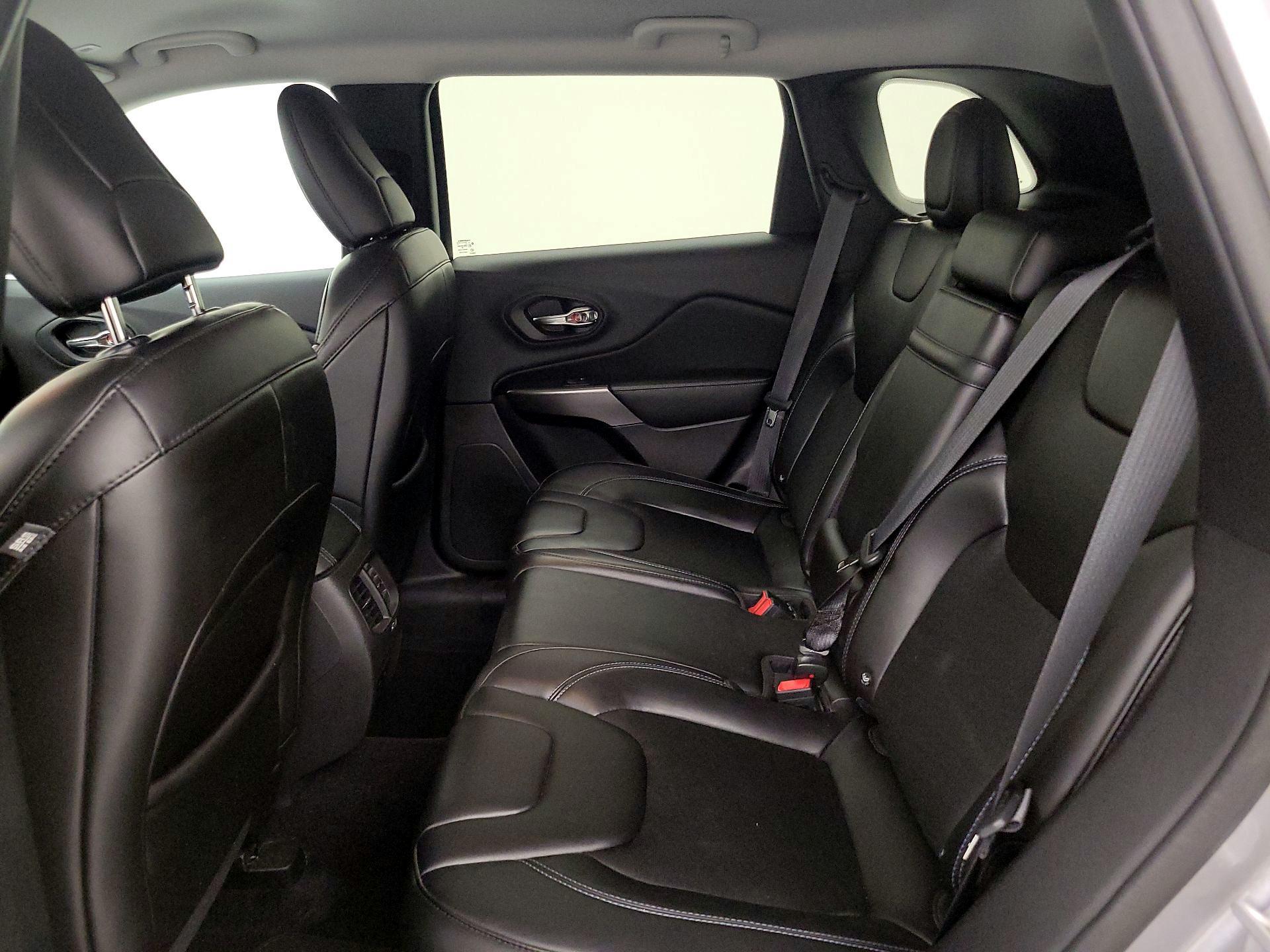 Thumbnail: 2019 Jeep Cherokee - 19