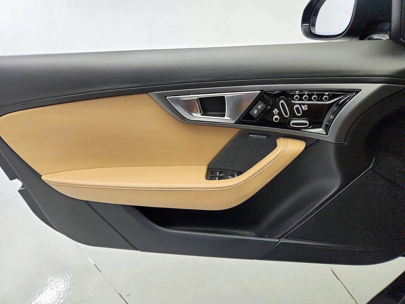 2016 Jaguar F-Type Base - Photo 13