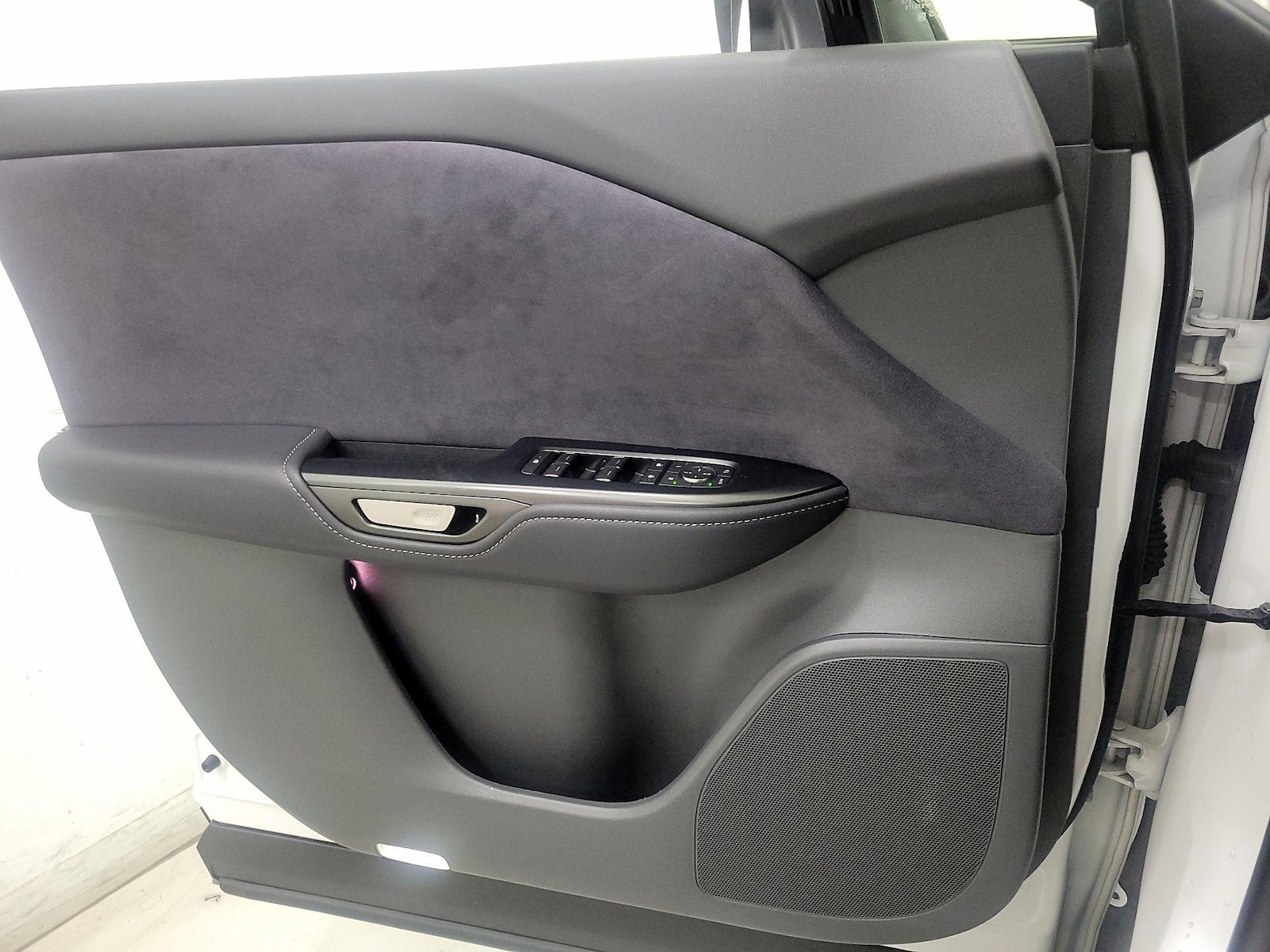 2024 Lexus RZ Luxury - Photo 13
