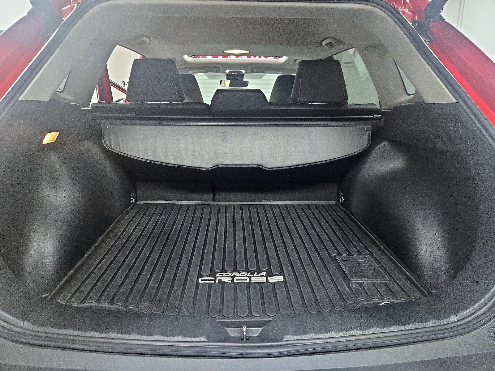 2022 Toyota Corolla Cross XLE - Photo 22