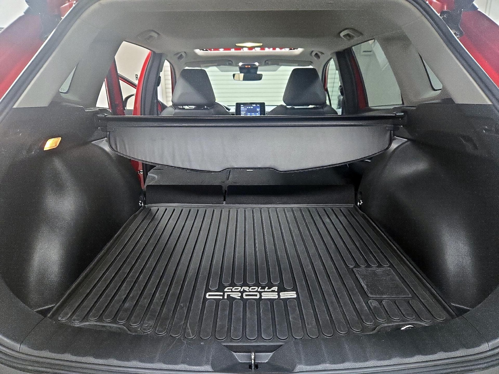 2022 Toyota Corolla Cross XLE - Photo 23