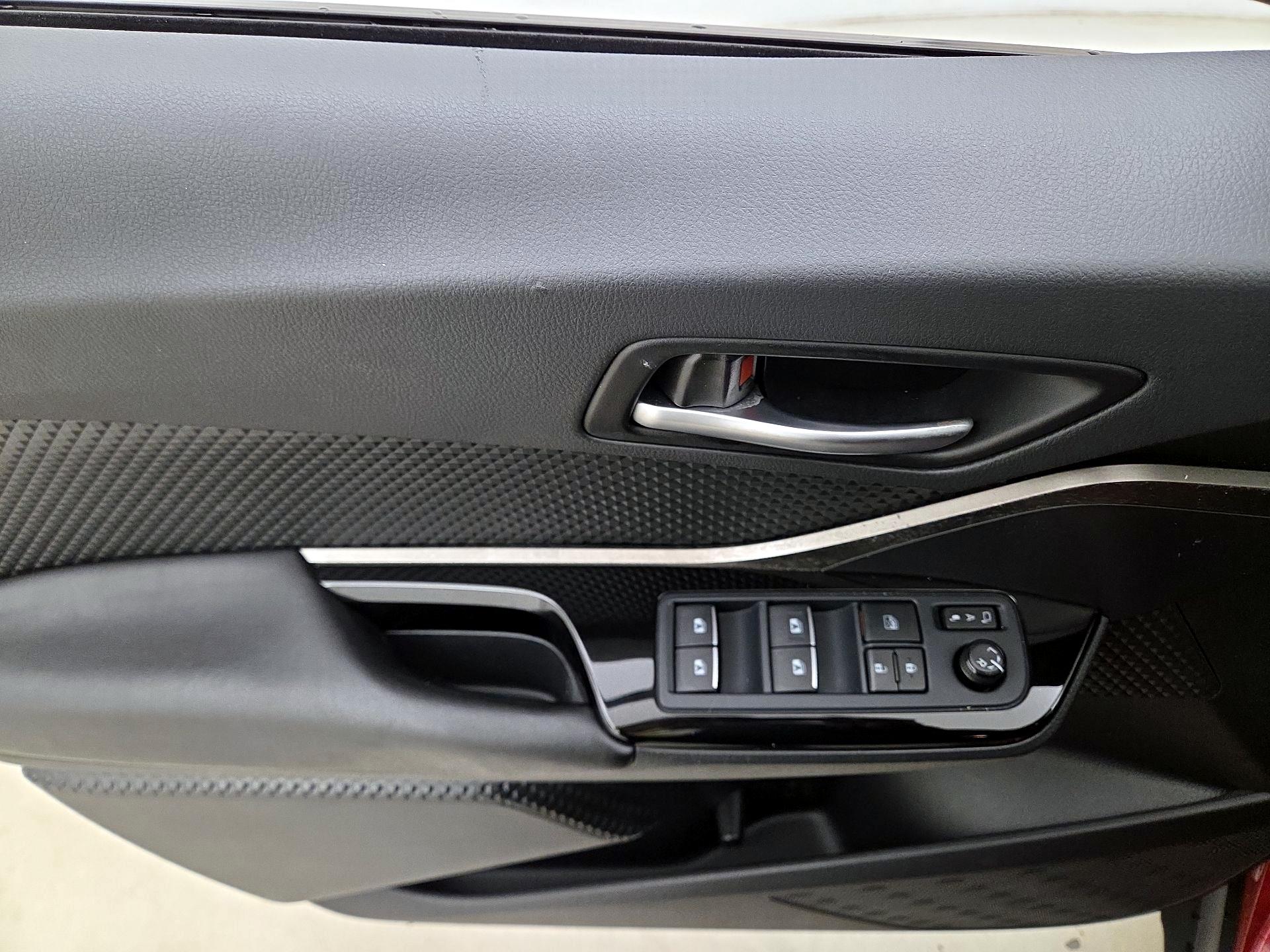 Thumbnail: 2019 Toyota C-HR - 12