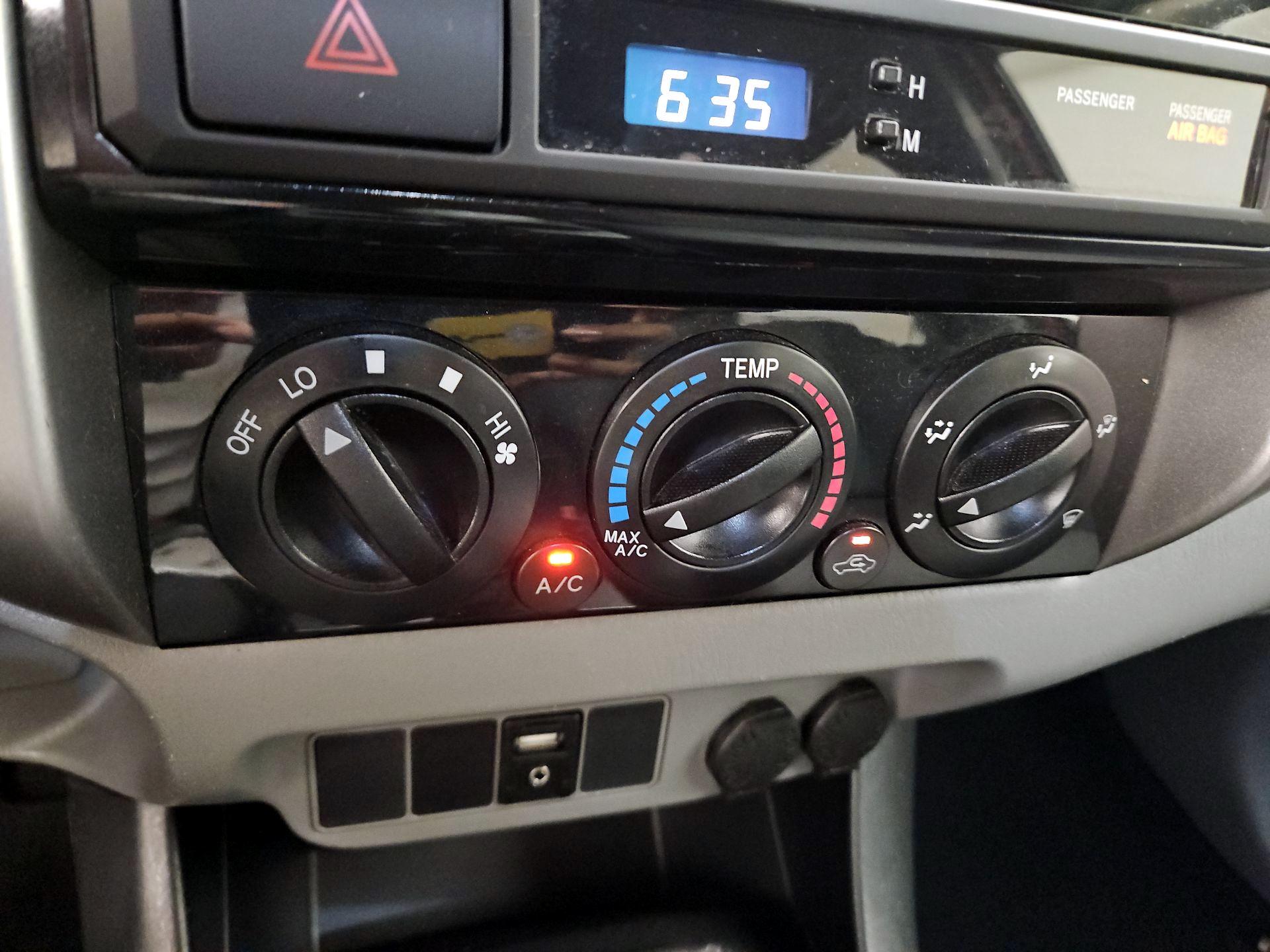 Thumbnail: 2014 Toyota Tacoma - 17