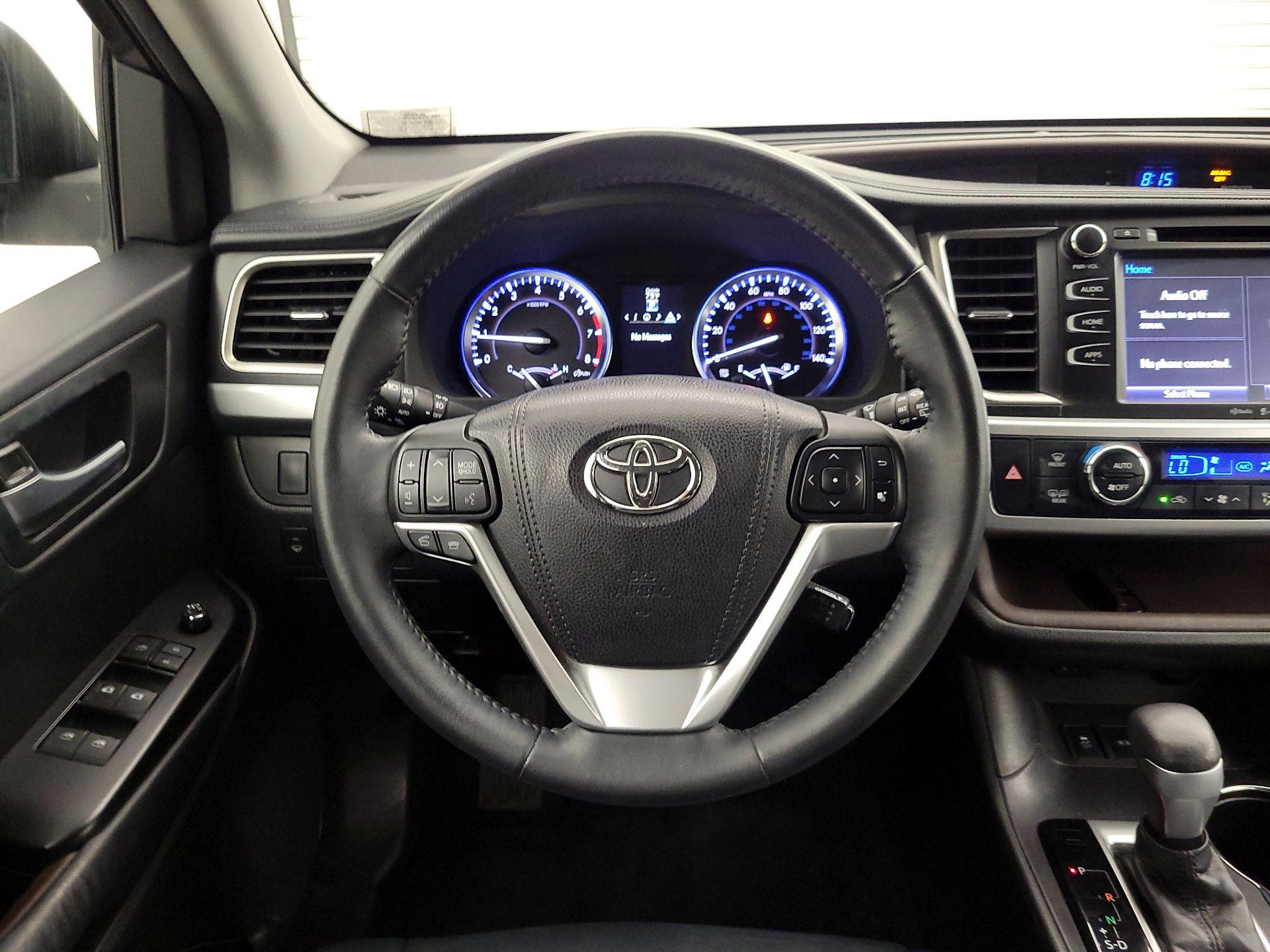 Thumbnail: 2015 Toyota Highlander - 10