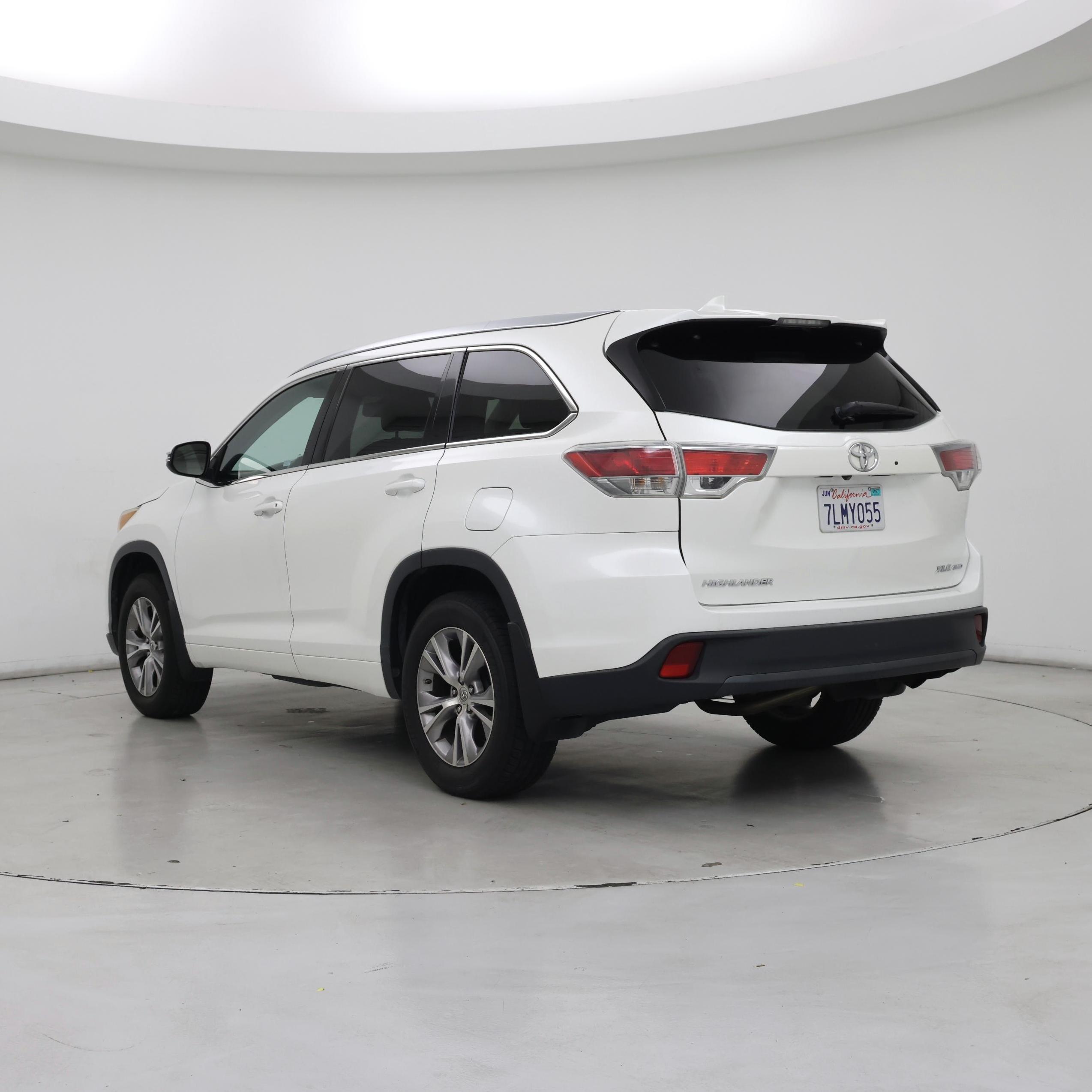 Thumbnail: 2015 Toyota Highlander - 2