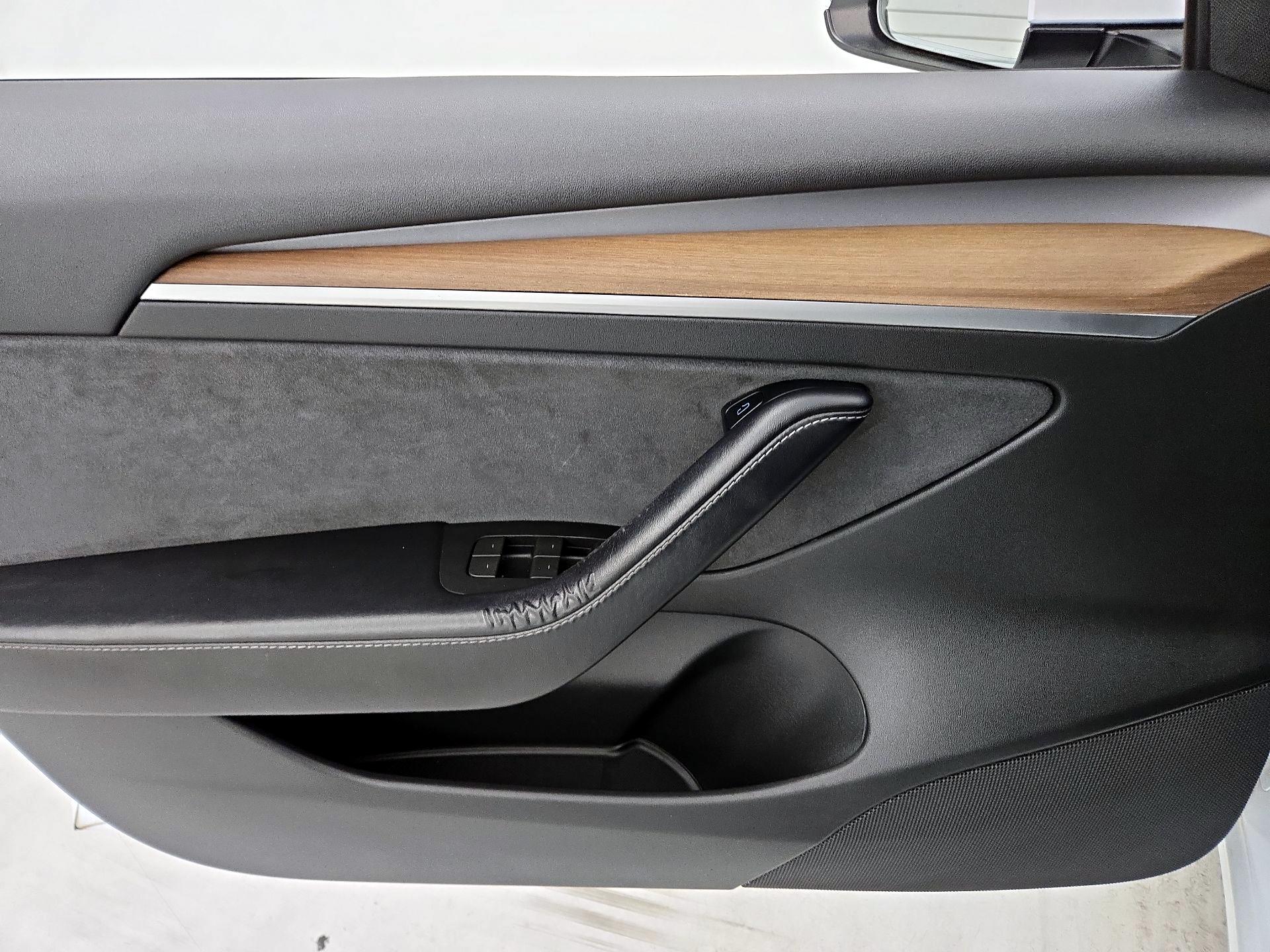 Thumbnail: 2022 Tesla Model 3 - 12