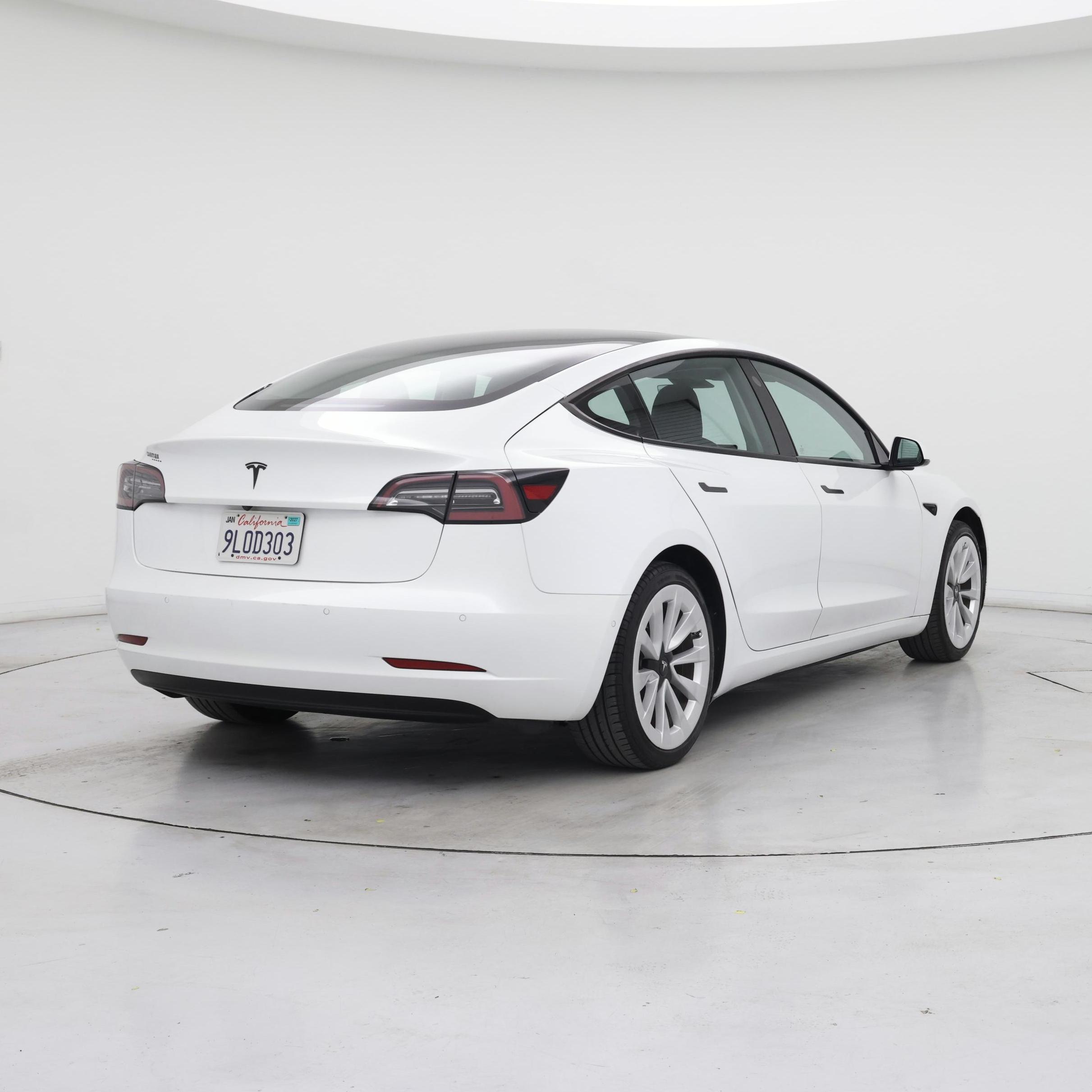 Thumbnail: 2022 Tesla Model 3 - 8