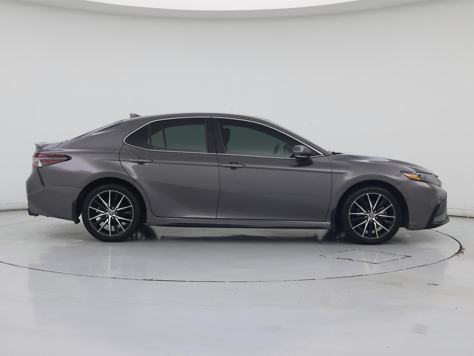 2024 Toyota Camry SE - Photo 8