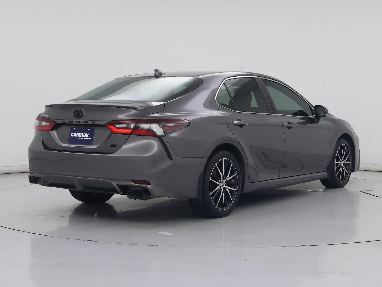 2024 Toyota Camry SE - Photo 9