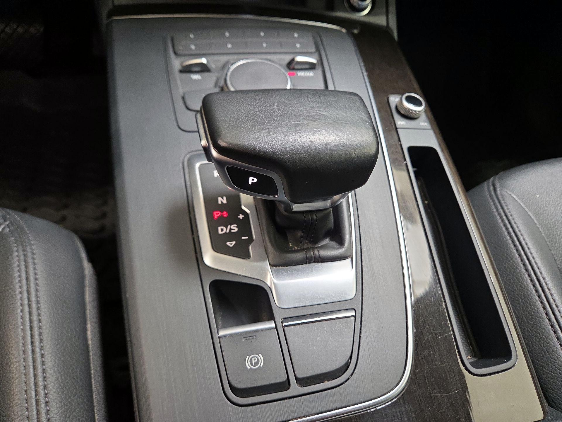 Thumbnail: 2019 Audi Q5 - 15