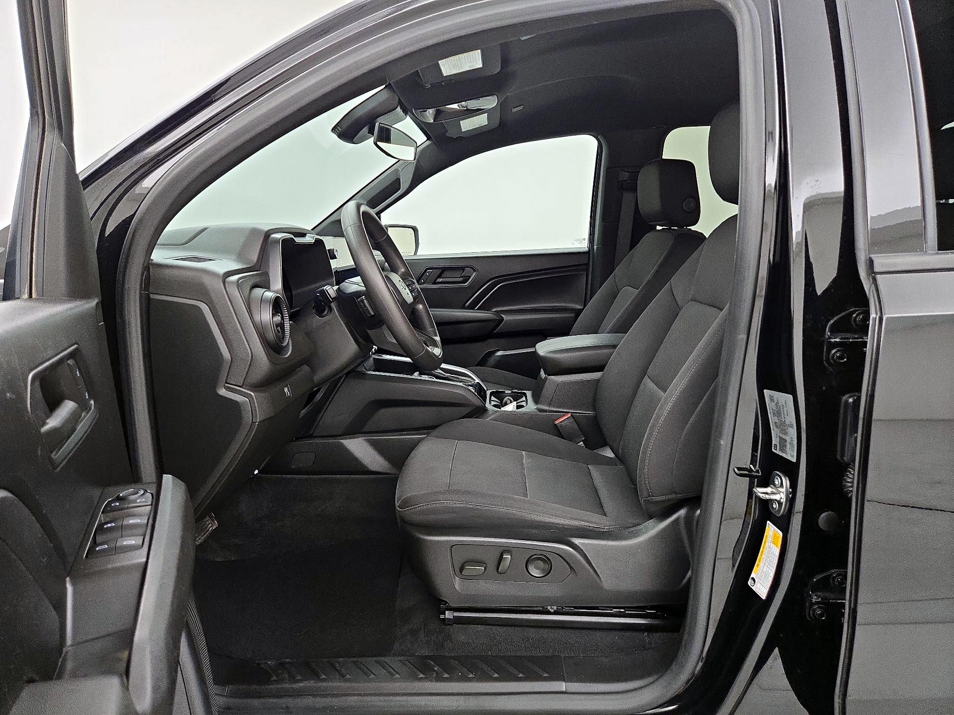 Thumbnail: 2023 Chevrolet Colorado - 11