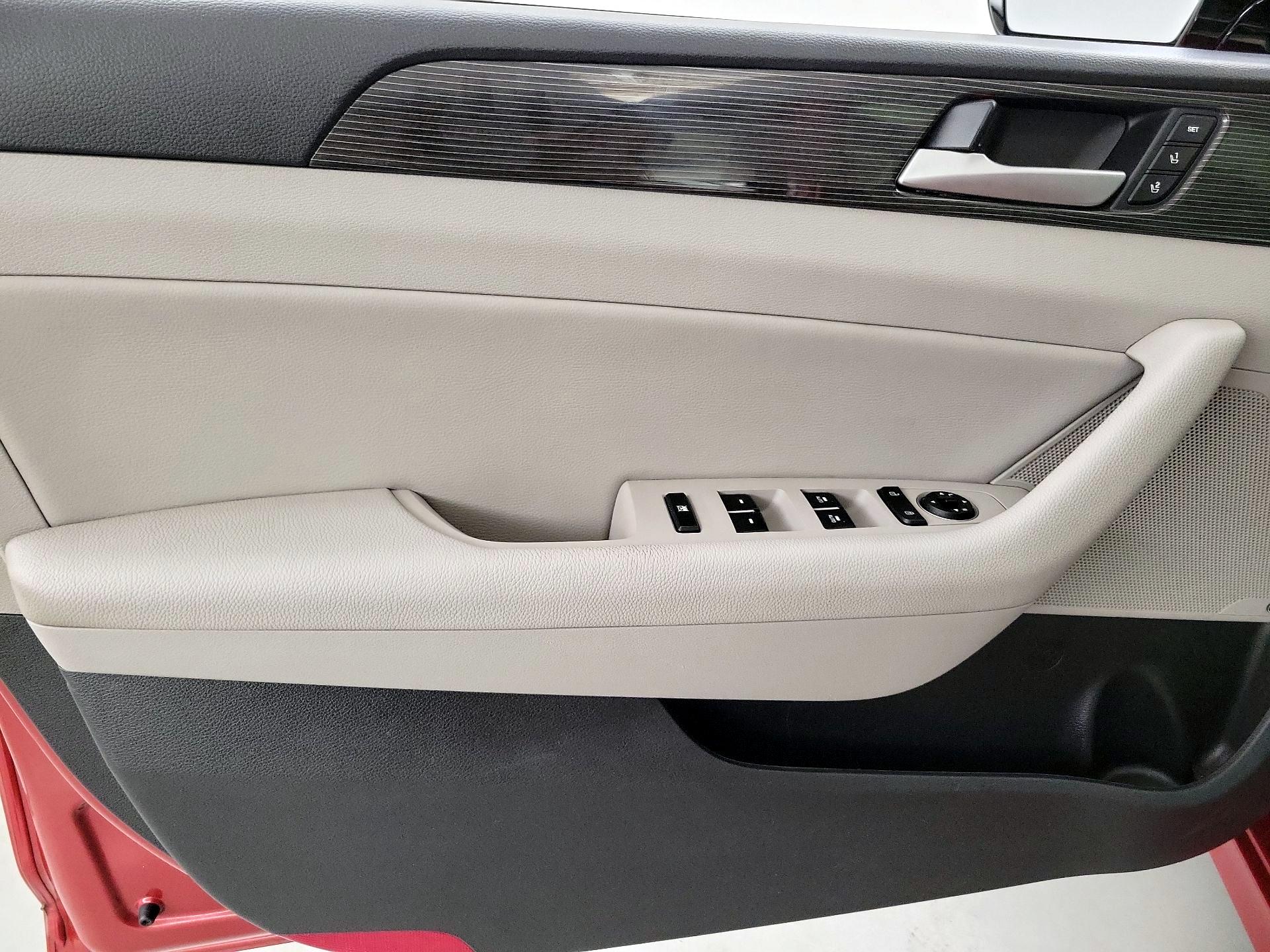 Thumbnail: 2019 Hyundai Sonata - 12