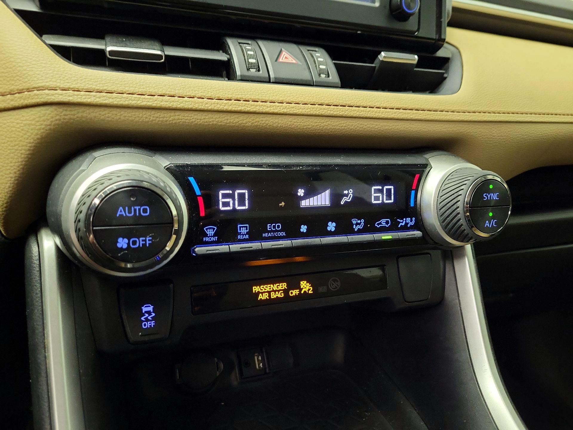 Thumbnail: 2019 Toyota RAV4 - 16