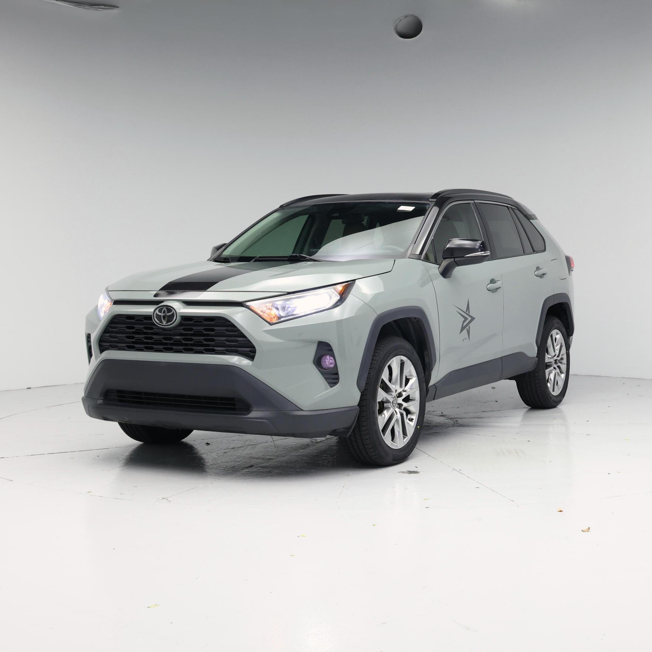 Thumbnail: 2019 Toyota RAV4 - 4
