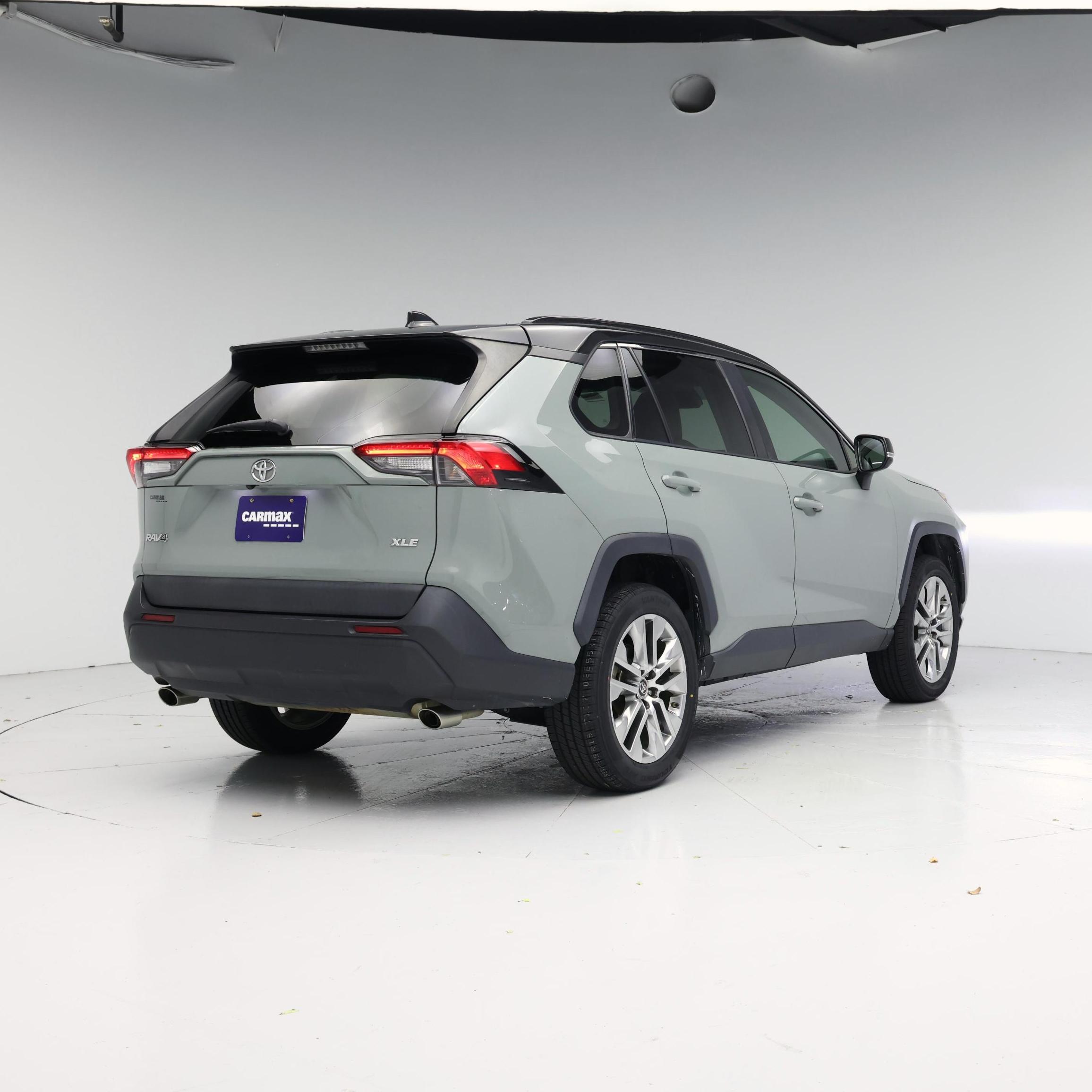 Thumbnail: 2019 Toyota RAV4 - 8