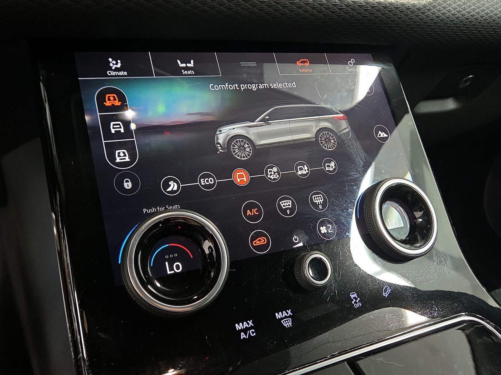 2018 Land Rover Range Rover Velar SE - Photo 18