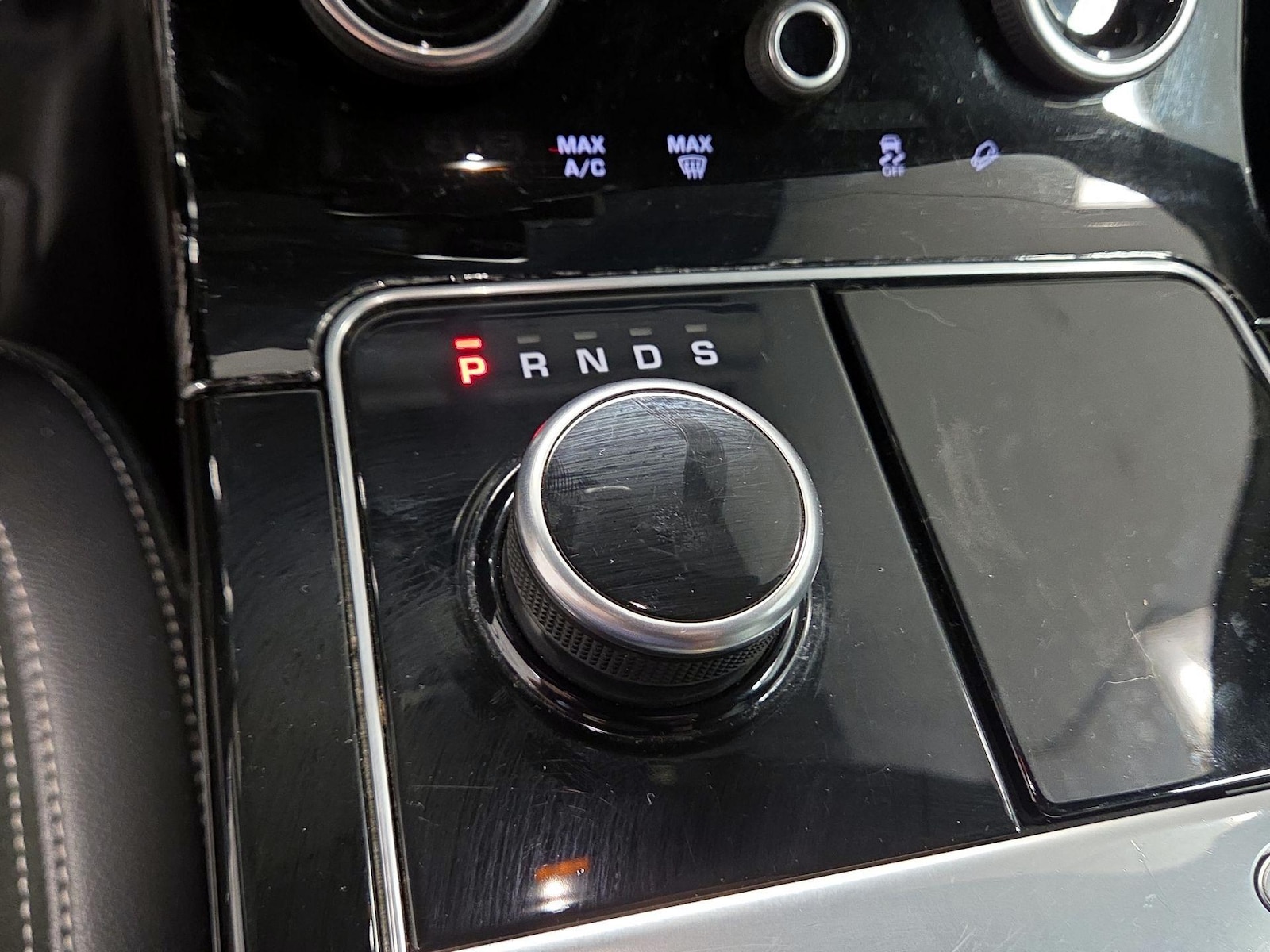 2018 Land Rover Range Rover Velar SE - Photo 19