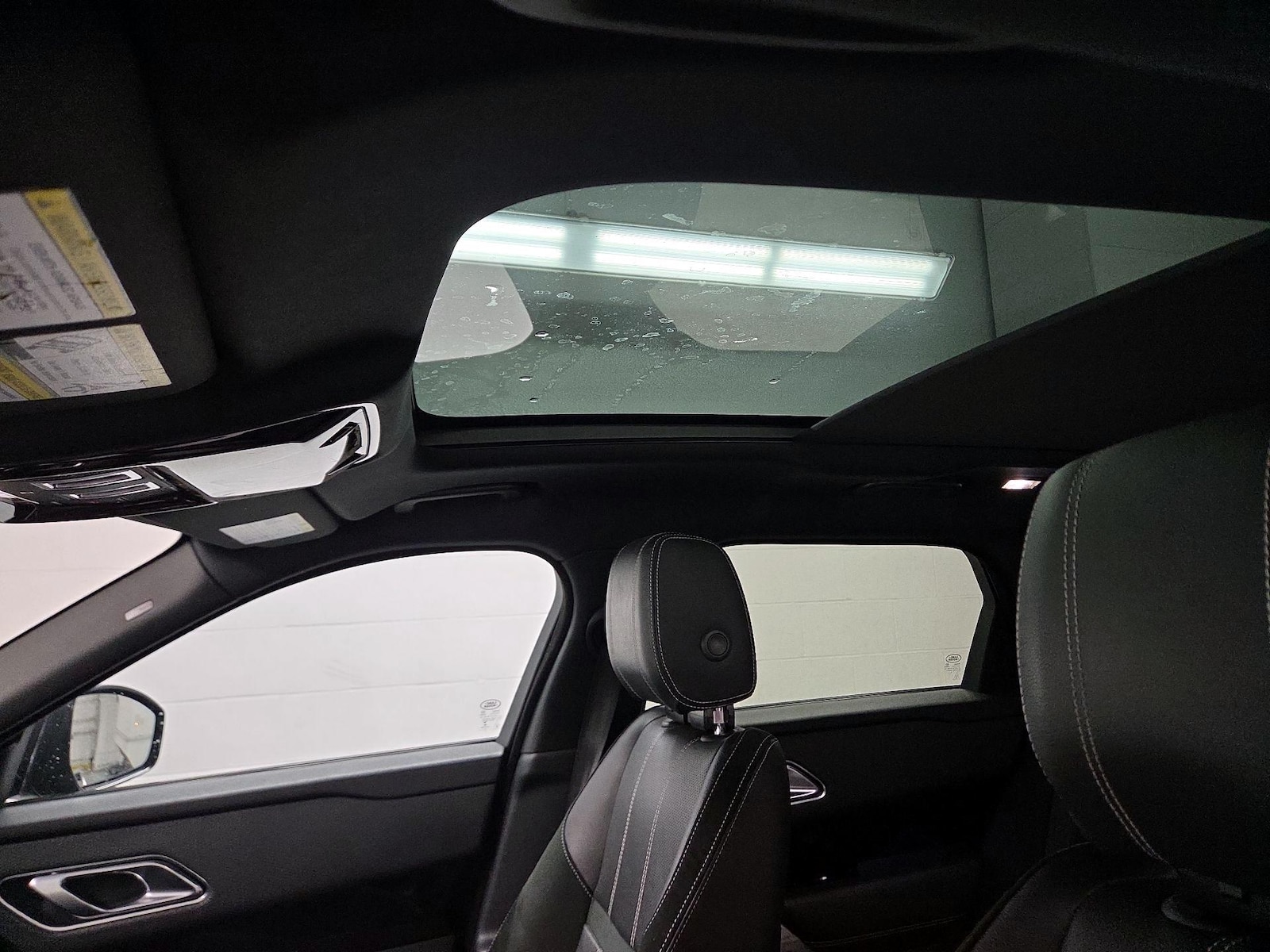 2018 Land Rover Range Rover Velar SE - Photo 20